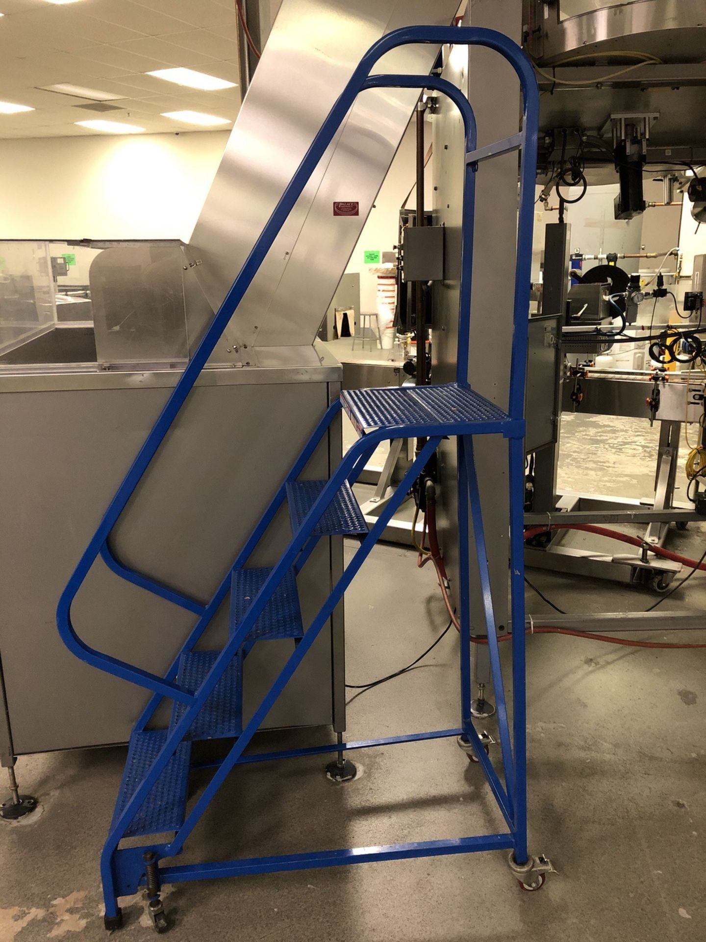 Blue 5-Step Metal Ladder | Rig Fee: $10