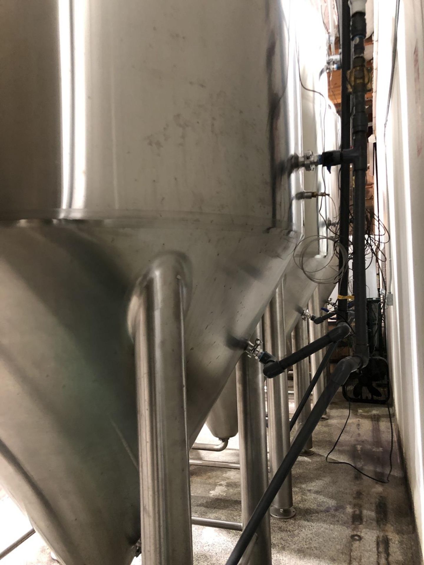 2017 Apex Brewing 30 BBL Unitank Fermenter, Glycol Jacketed, Approx - Subj to Bulk | Rig Fee: $800 - Image 7 of 10