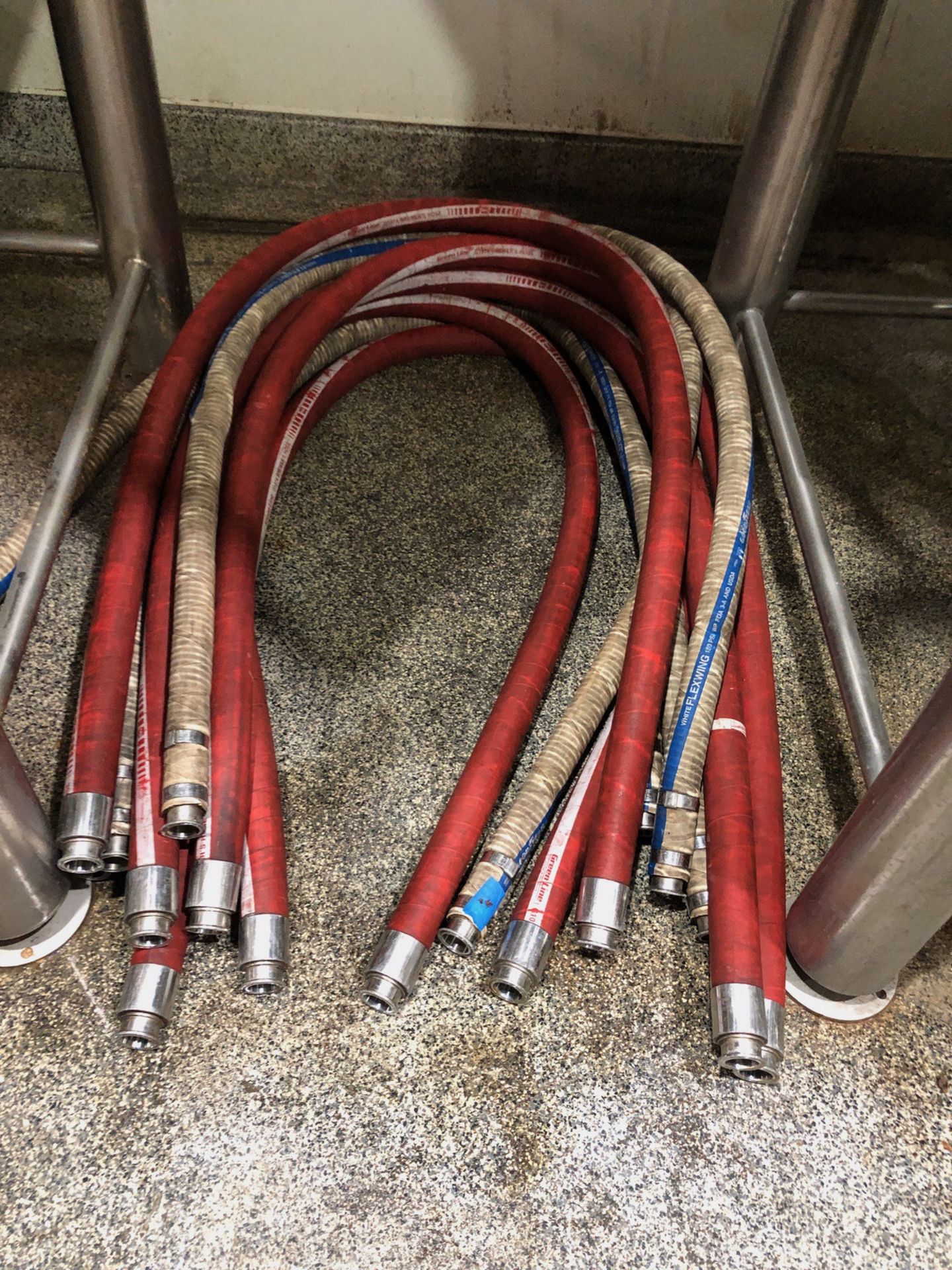 Lot of Brewer Hose, (5) Green Line G1074 Brewer's Hose, (4) White Fl - Subj to Bulk | Rig Fee: $0 - Image 2 of 6