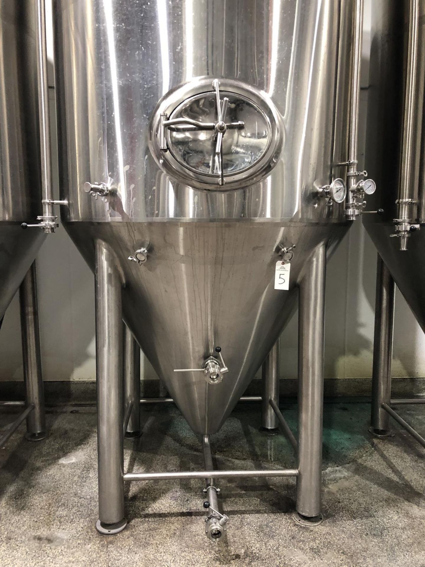 2017 Apex Brewing 30 BBL Unitank Fermenter, Glycol Jacketed, Approx - Subj to Bulk | Rig Fee: $800 - Image 2 of 10