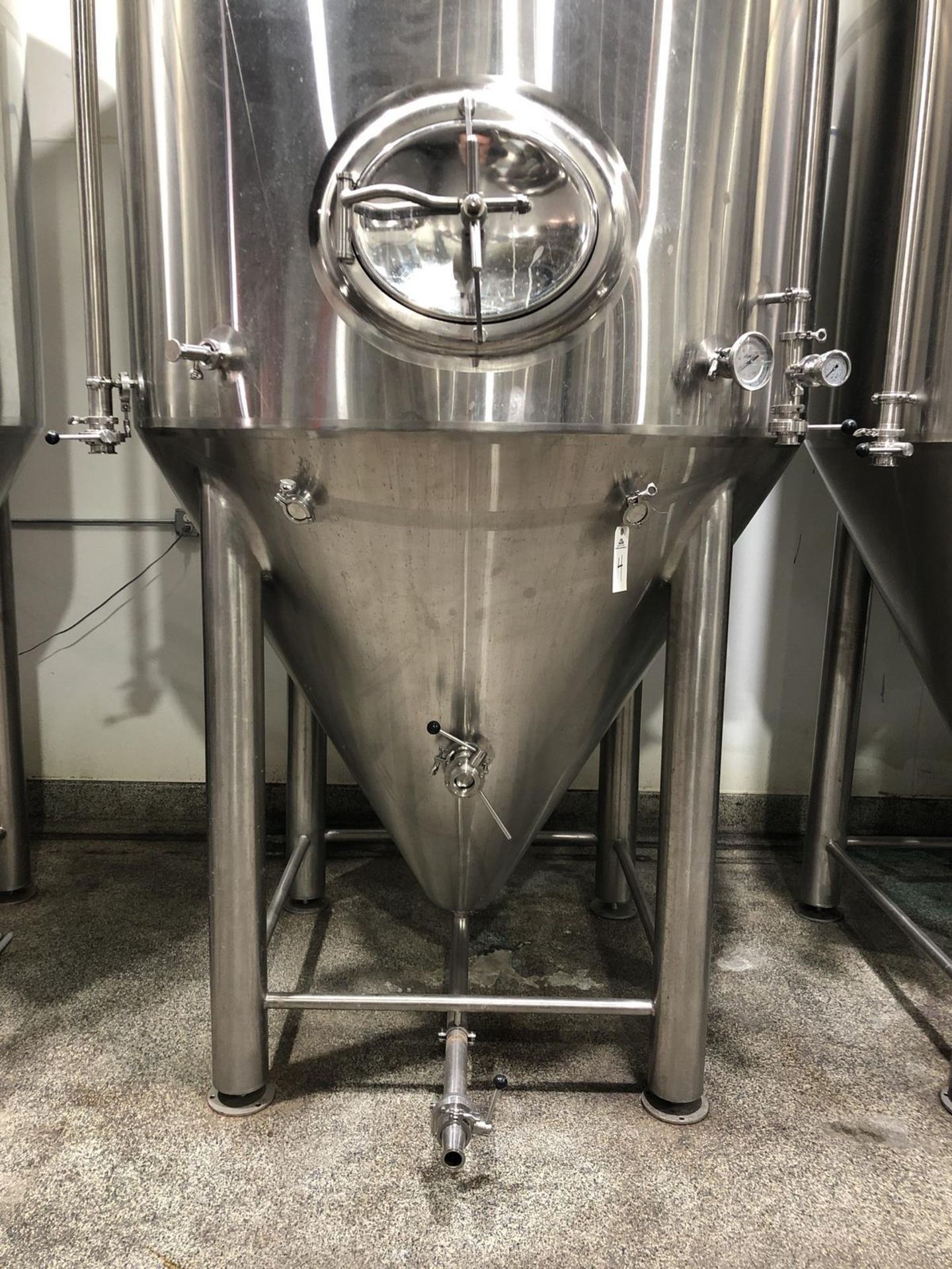 2017 Apex Brewing 30 BBL Unitank Fermenter, Glycol Jacketed, Approx - Subj to Bulk | Rig Fee: $800 - Image 2 of 8