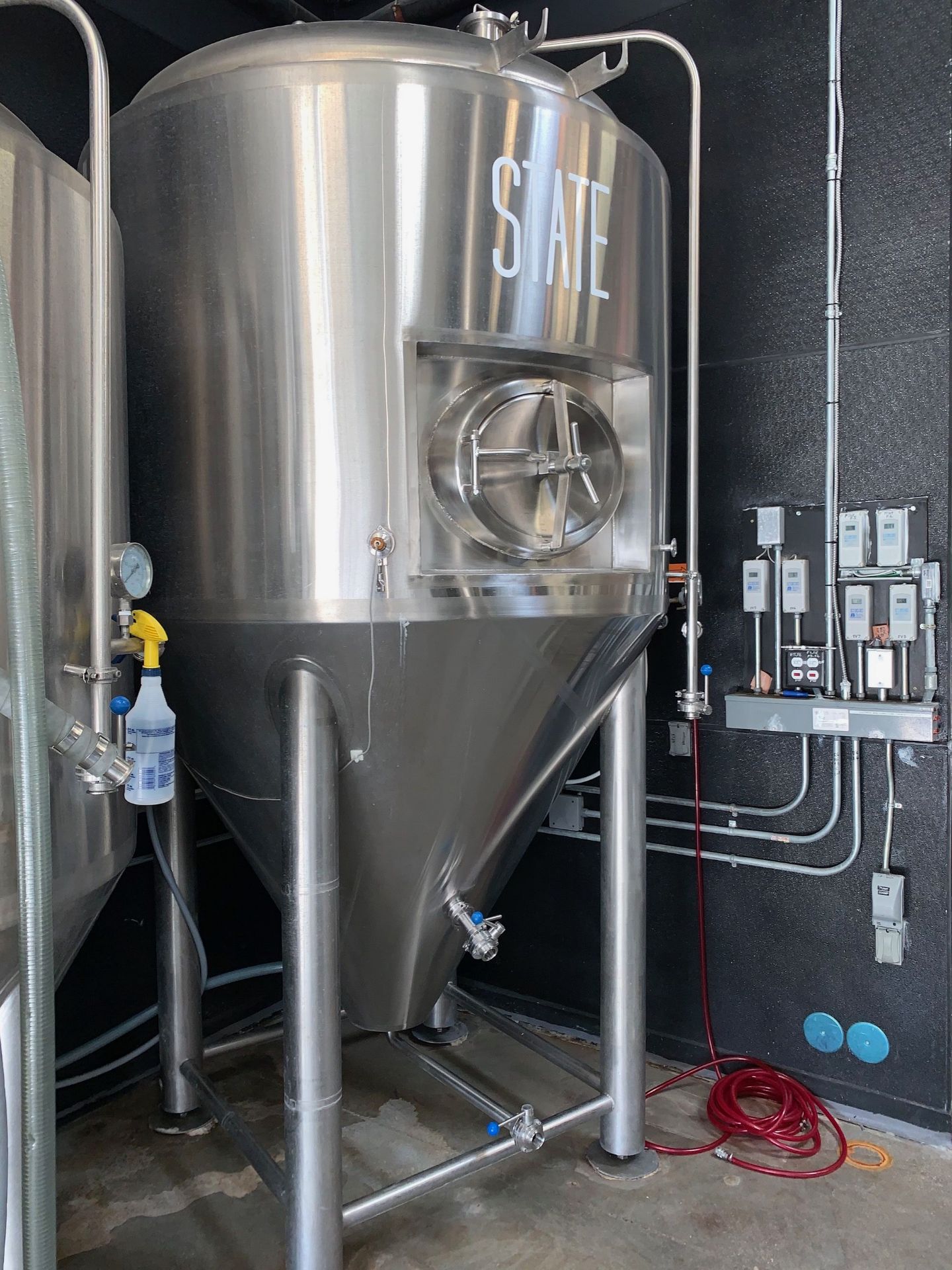 2015 Deutsche Beverage 20 BBL Fermenter, Glycol Jacketed, Approx Dim | Subj to Bulk | Rig Fee: $800 - Image 12 of 20