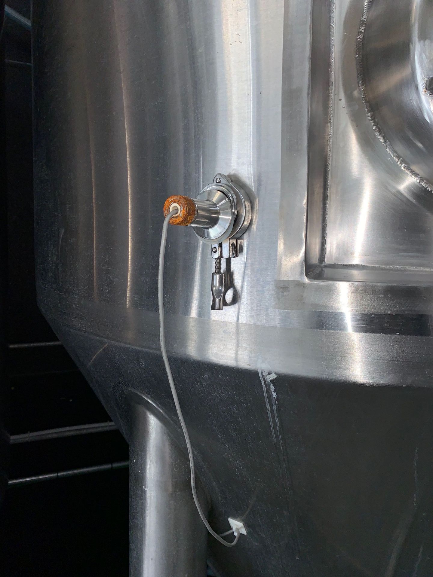 2015 Deutsche Beverage 20 BBL Fermenter, Glycol Jacketed, Approx Dim | Subj to Bulk | Rig Fee: $800 - Image 4 of 20