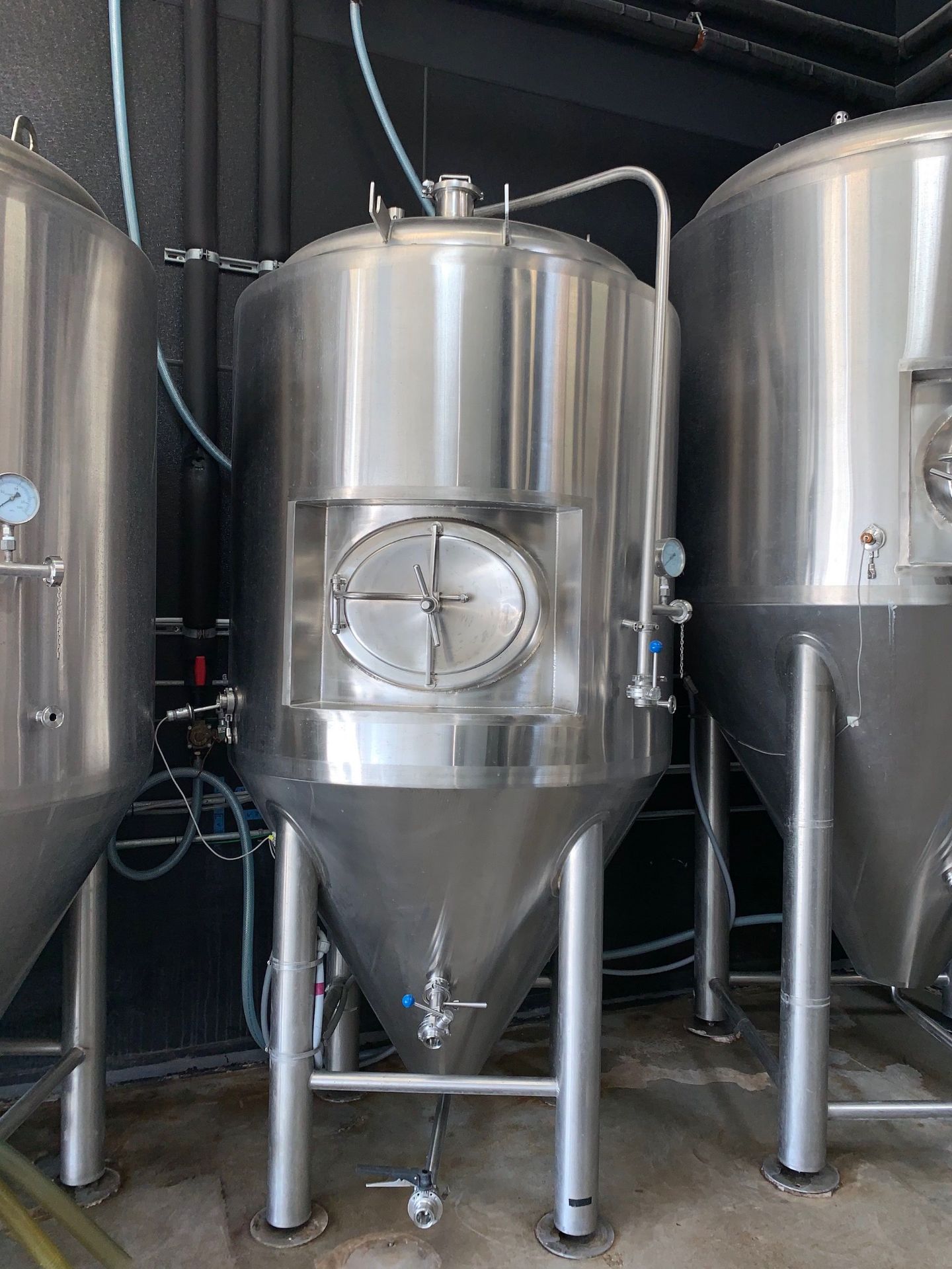 2015 Deutsche Beverage 10 BBL Fermenter, Glycol Jacketed, Approx Dim | Subj to Bulk | Rig Fee: $500