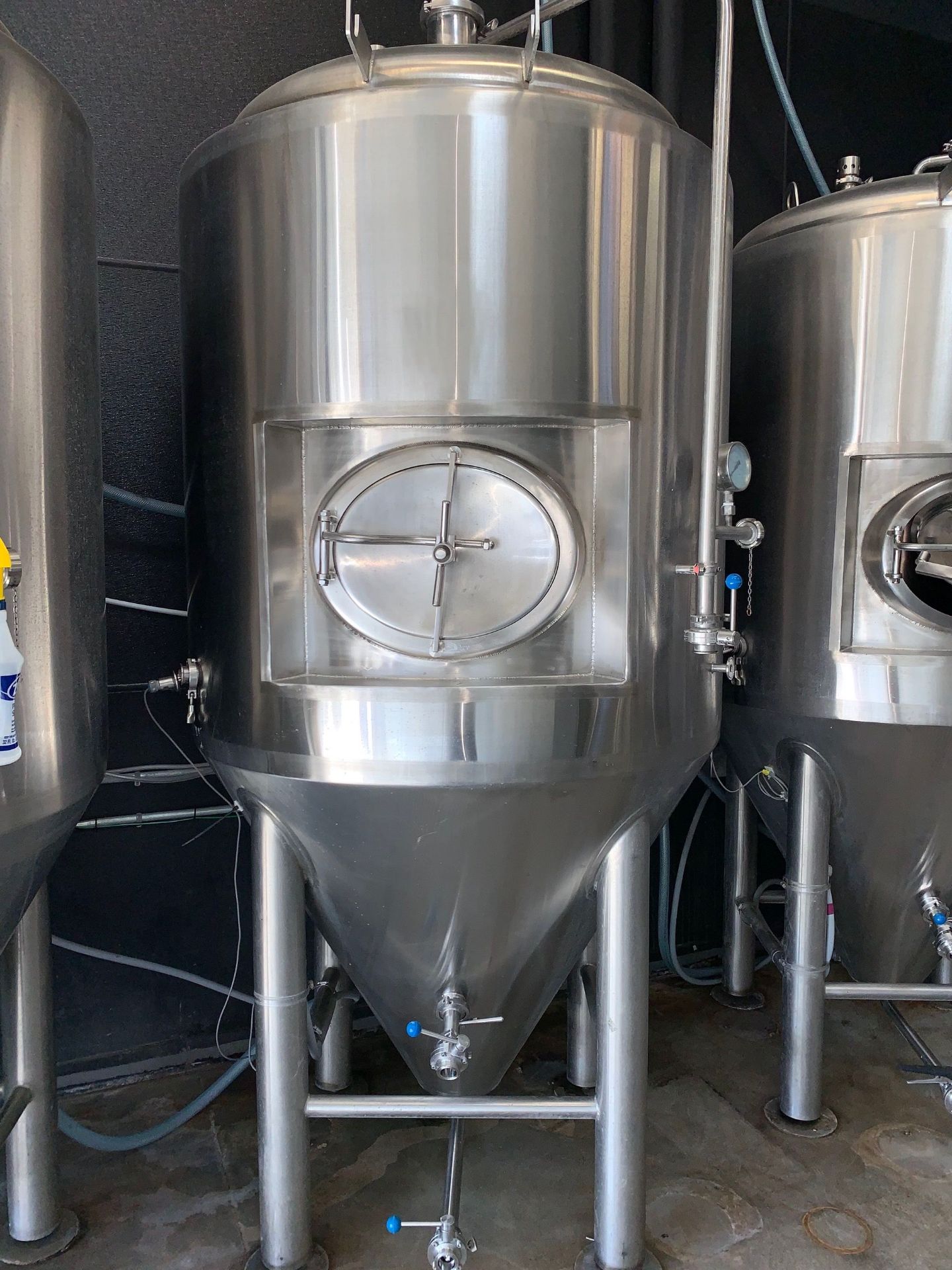 2015 Deutsche Beverage 10 BBL Fermenter, Glycol Jacketed, Approx Dim | Subj to Bulk | Rig Fee: $500