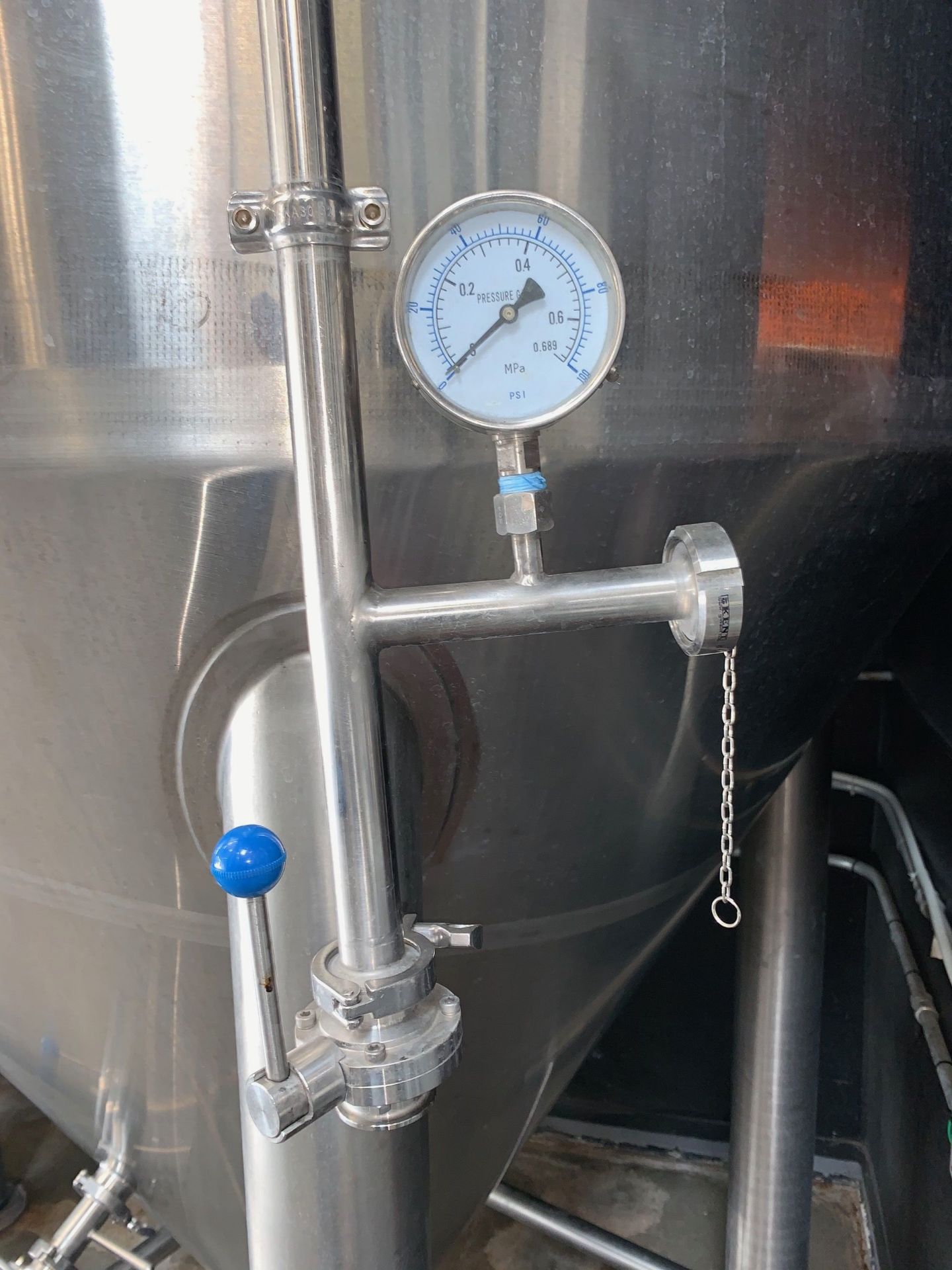 2015 Deutsche Beverage 20 BBL Fermenter, Glycol Jacketed, Approx Dim | Subj to Bulk | Rig Fee: $800 - Image 11 of 20