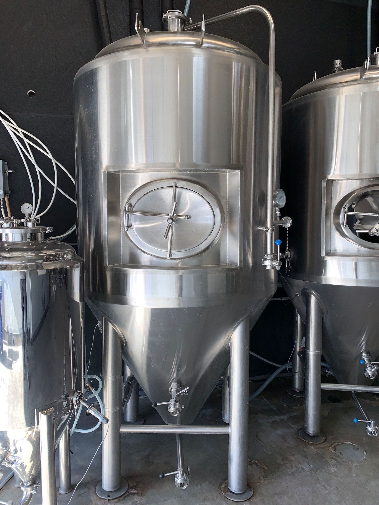 2015 Deutsche Beverage 10 BBL Fermenter, Glycol Jacketed, Approx Dim | Subj to Bulk | Rig Fee: $500 - Image 17 of 17