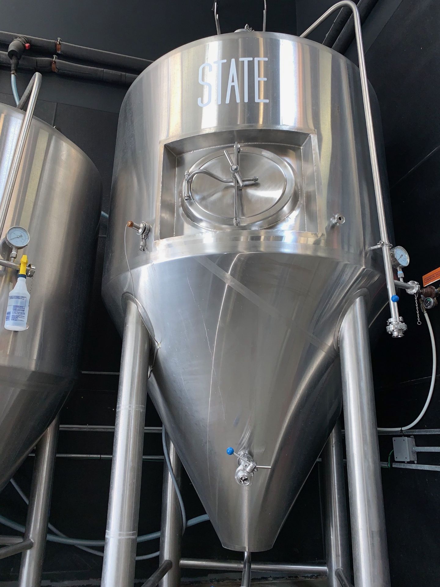 2015 Deutsche Beverage 20 BBL Fermenter, Glycol Jacketed, Approx Dim | Subj to Bulk | Rig Fee: $800 - Image 2 of 20