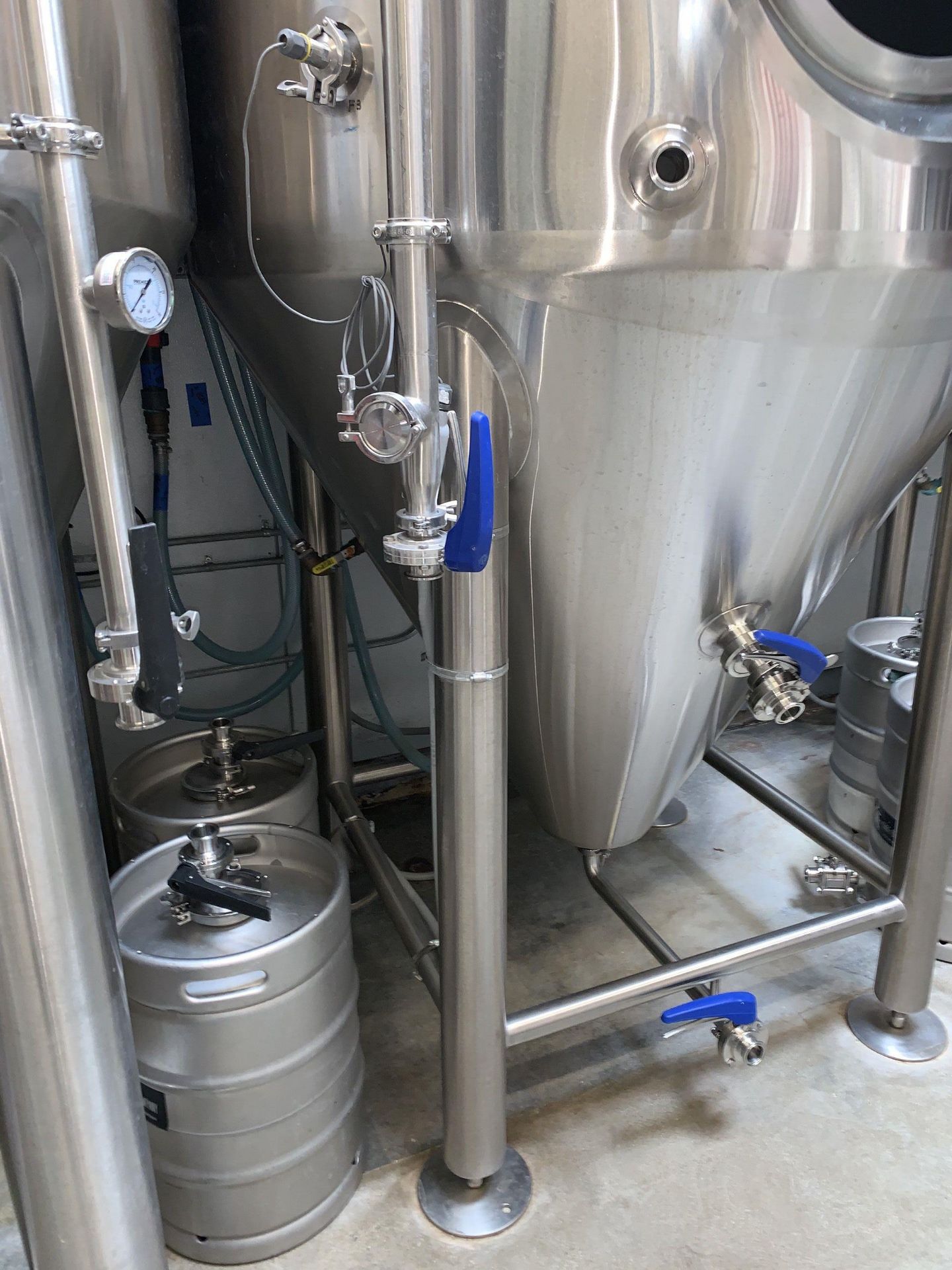 2016 Premier Stainless 30 BBL Unitank Fermenter, Glycol Jacketed, Ap | Subj to Bulk | Rig Fee: $1250 - Image 6 of 22