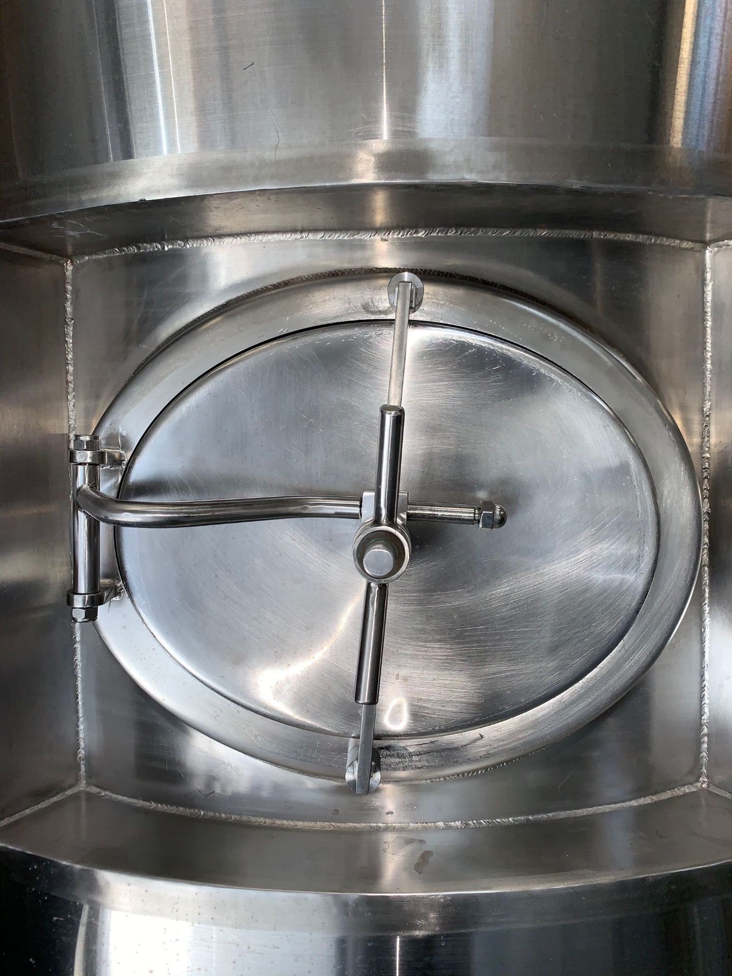 2015 Deutsche Beverage 10 BBL Fermenter, Glycol Jacketed, Approx Dim | Subj to Bulk | Rig Fee: $500 - Image 4 of 17