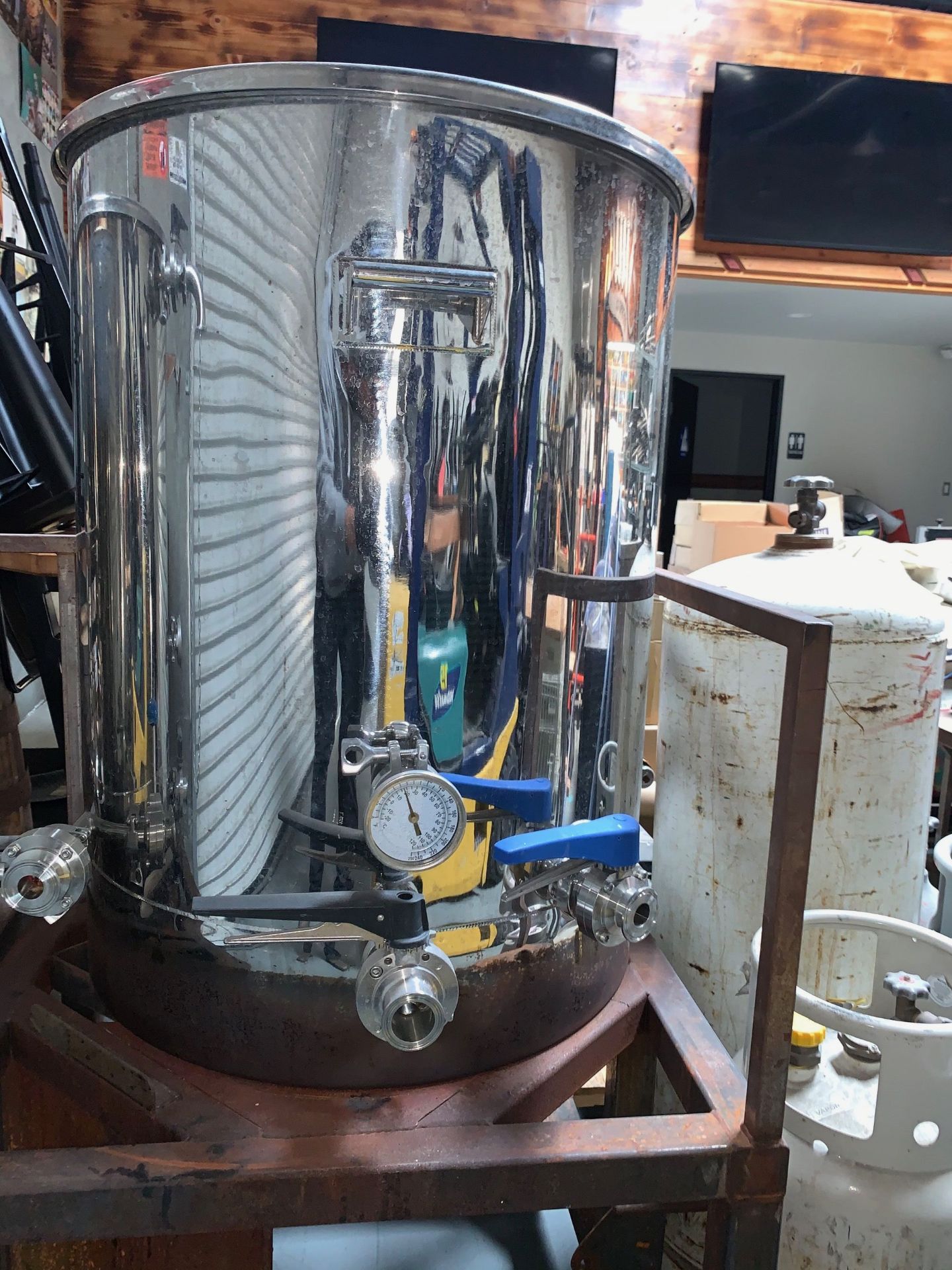 2015 Brewery Hardware 1 BBL Propane Pilot Brew System with (2) 1 BBL | Subj to Bulk | Rig Fee: $325 - Image 14 of 21