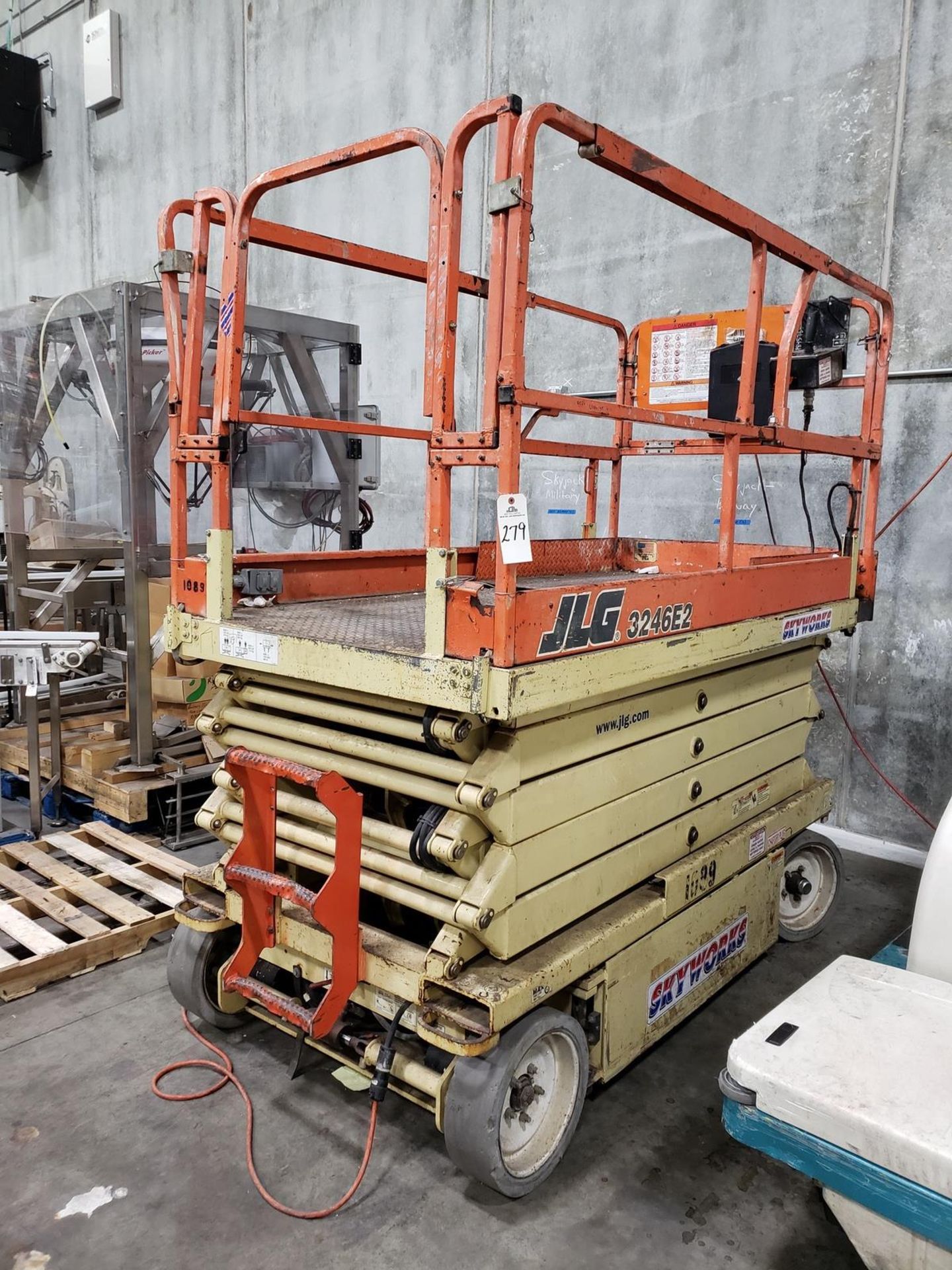 2002 JLG Scissor Lift Model 3246E2 700-Lb. x 32' Electric Scissor Li (Late Delivery) | Rig Fee: $150