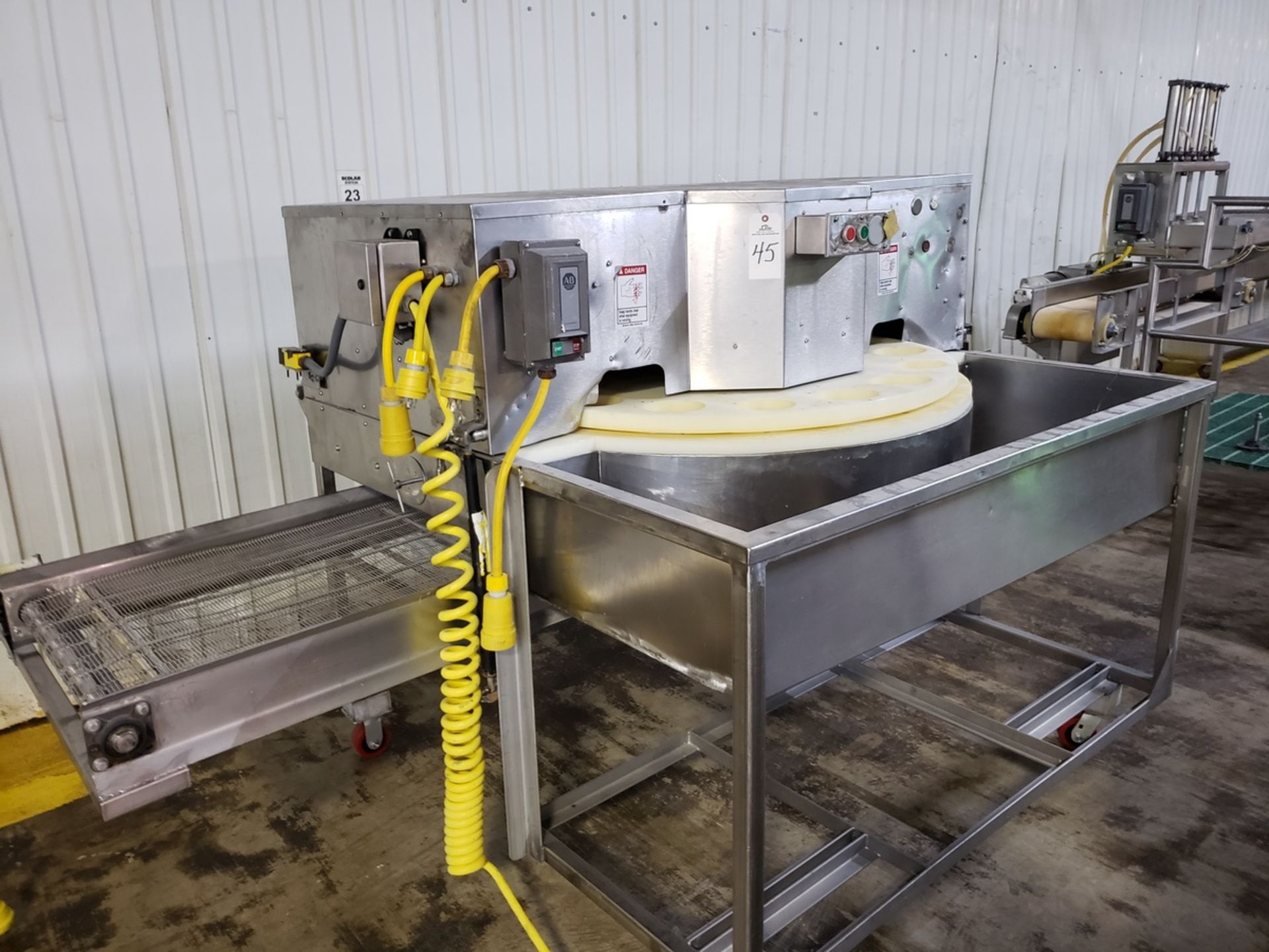 16 Station Carousel Type Continuous Onion Slicer, Dual Blade | Rig Fee: $250