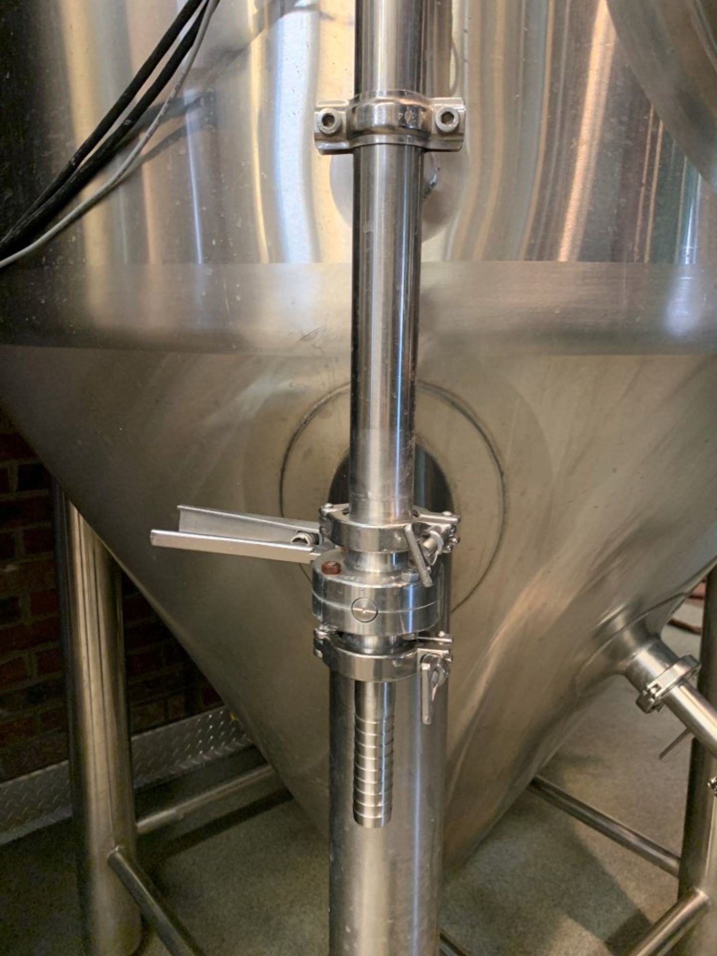 2014 DME 10 BBL Fermenter, Glycol Jacketed, Approx Dims: 54in OD x 1 - Subj to Bulk | Rig Fee: $800 - Image 4 of 9