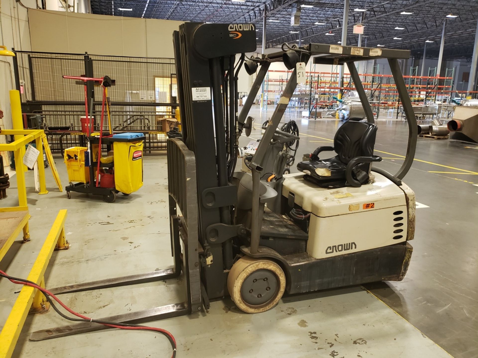 Crown Electric Three-Wheel Fork Lift, M# SC4520-35, S/N 9A161522, 36 Volt - Loc: NJ | Rig Fee: $75