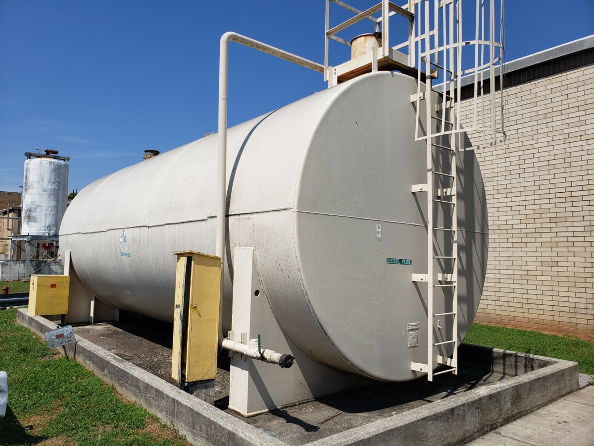 20,000 Gallon Diesel Fuel Storage Tank Rig Fee: $3500