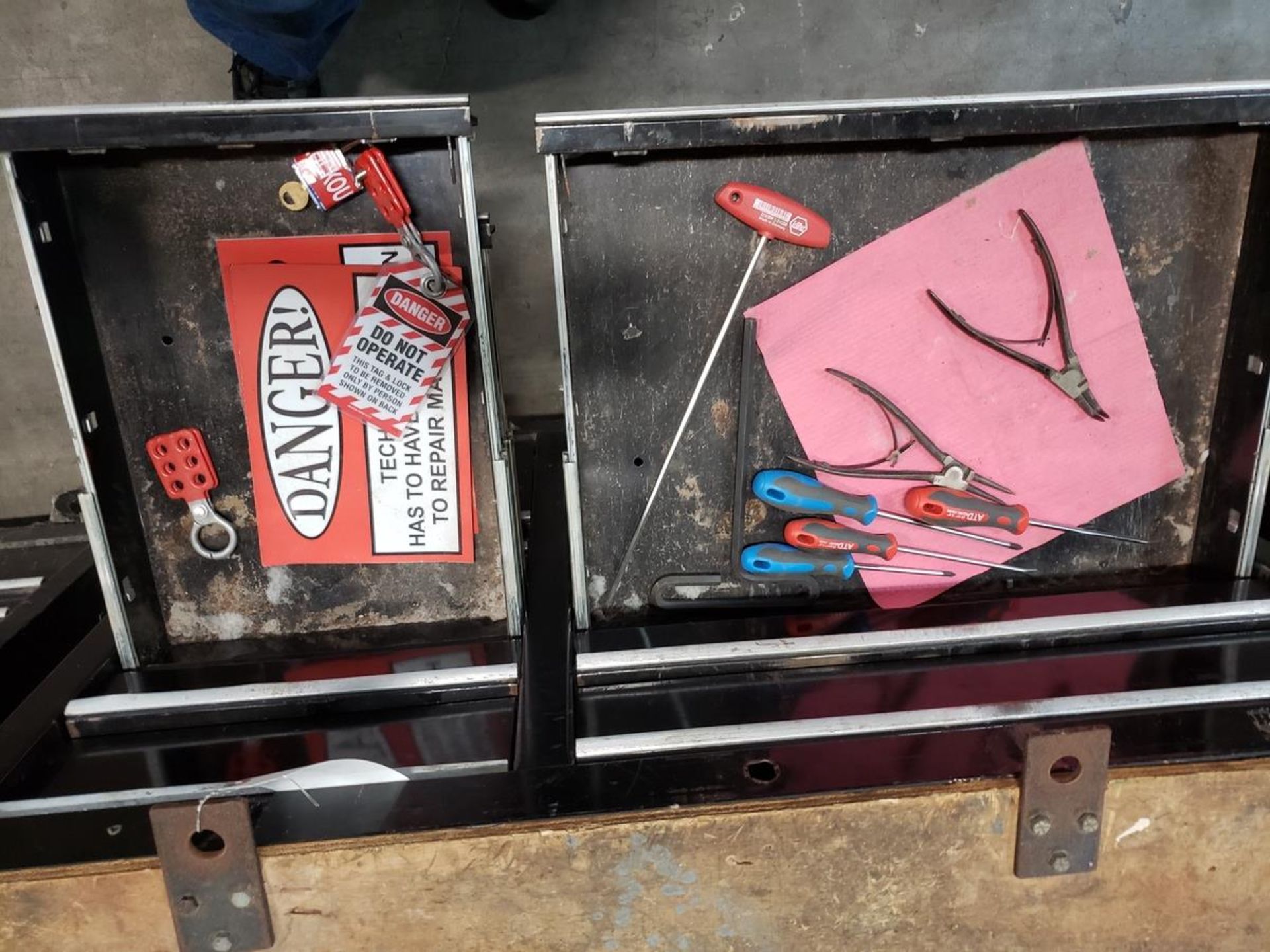 Craftsman Bottom Tool Chest, W/ Contents, (See Additional Pictures) Rig Fee: $25 - Image 4 of 6