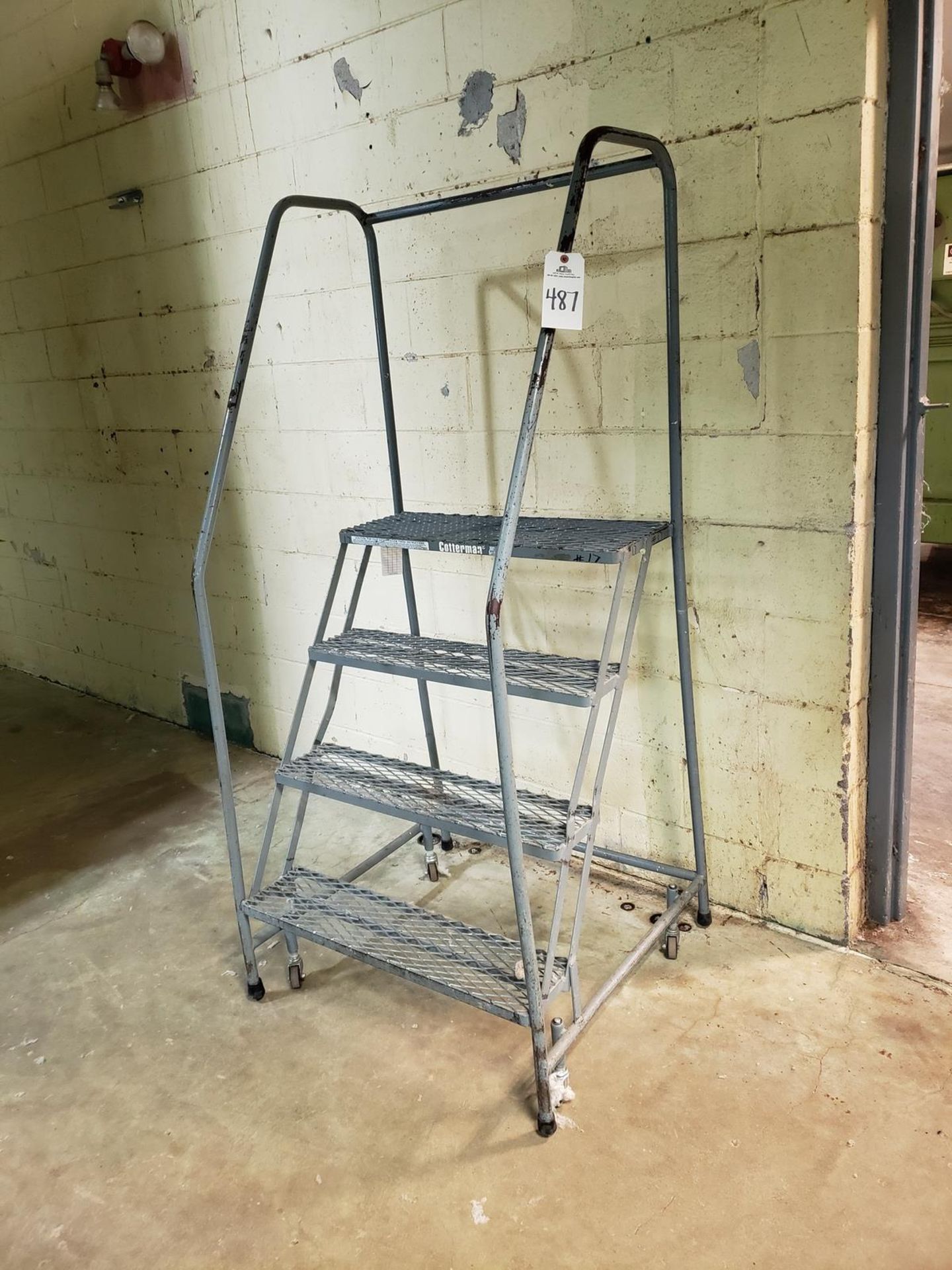 4' Warehouse Ladder Rig Fee: $10