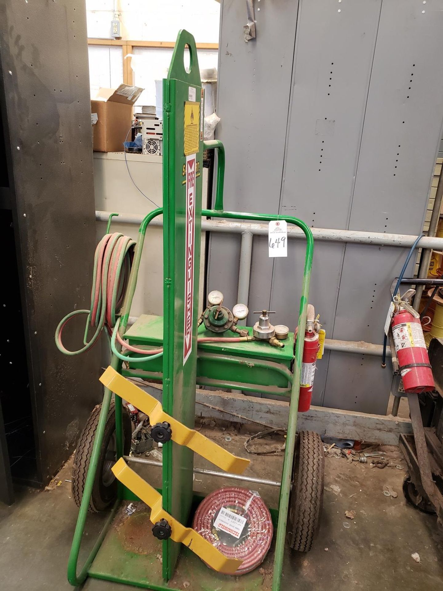 Oxy Acetylene Torch W/Cart Rig Fee: $10