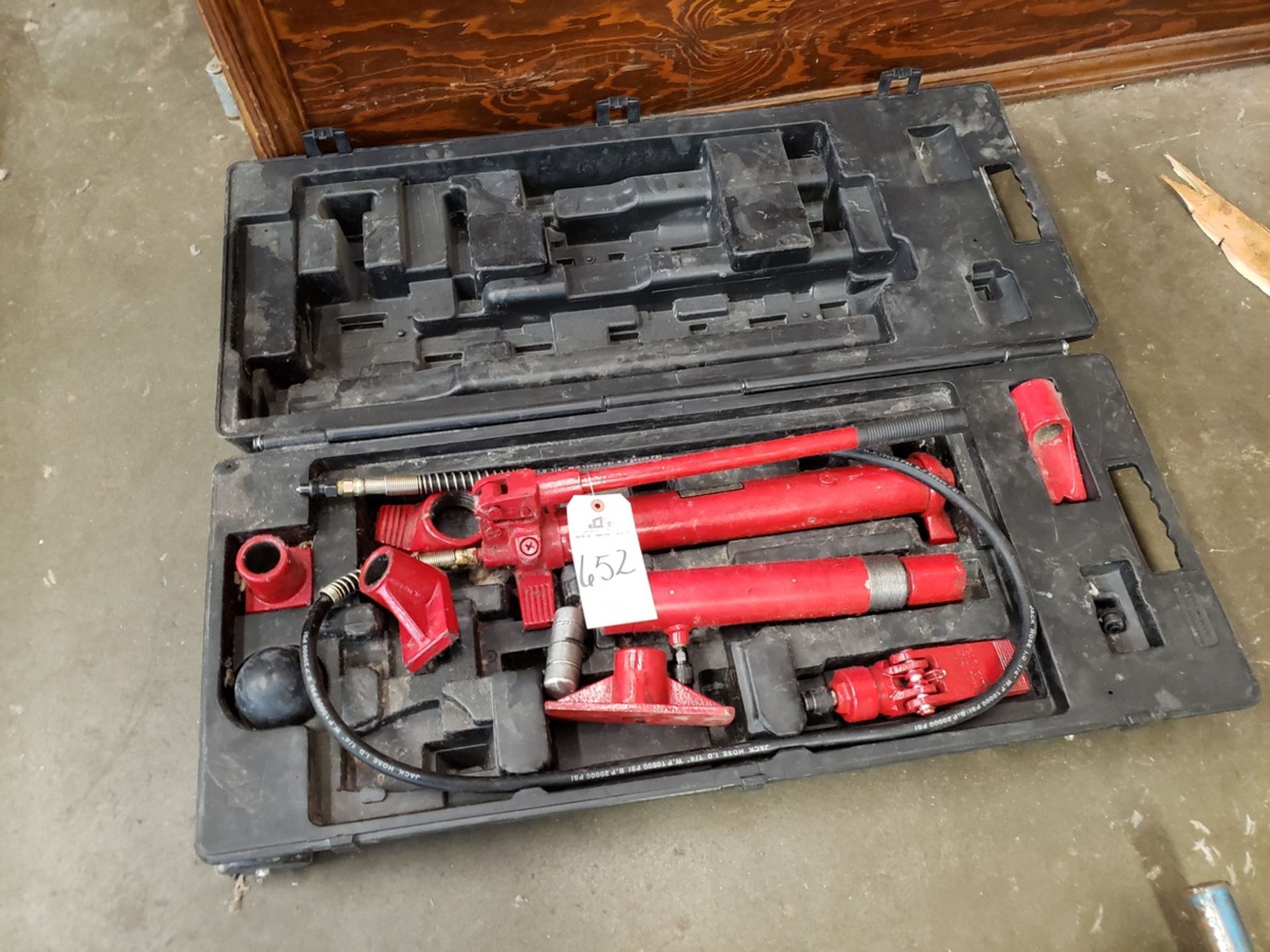 Hydraulic Jack Set Rig Fee: $10