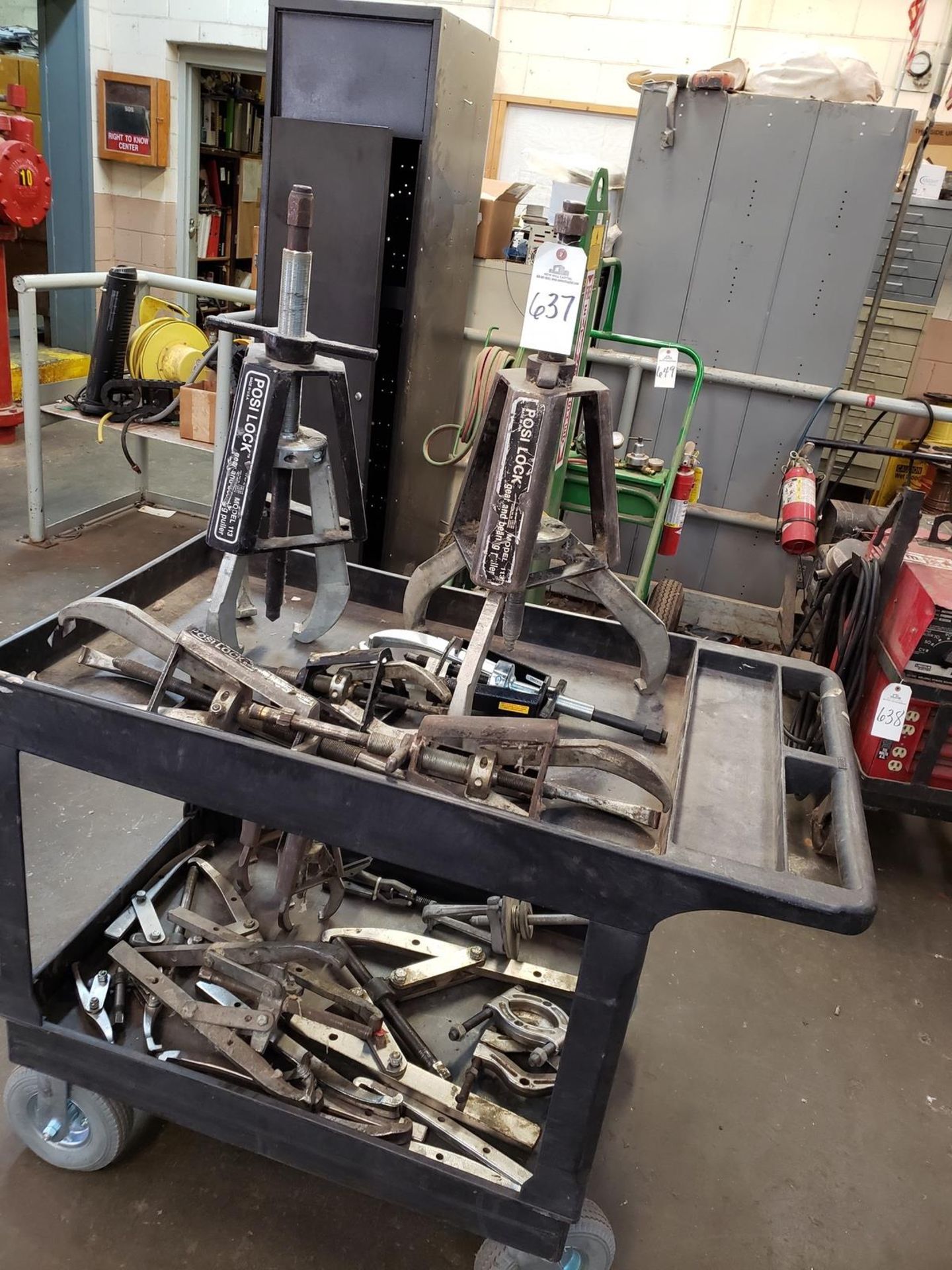 Lot of Gear Pullers, W/ Cart Rig Fee: $25