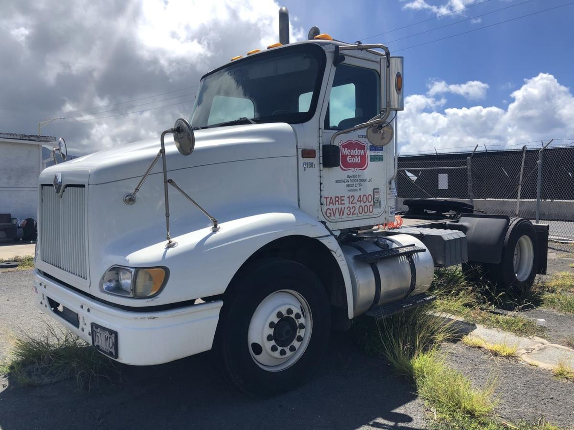 2002 International 9200i Tractor, Mileage 74,608, 2 Axles, Conve (Sand Island Lot) | Buyer to Remove