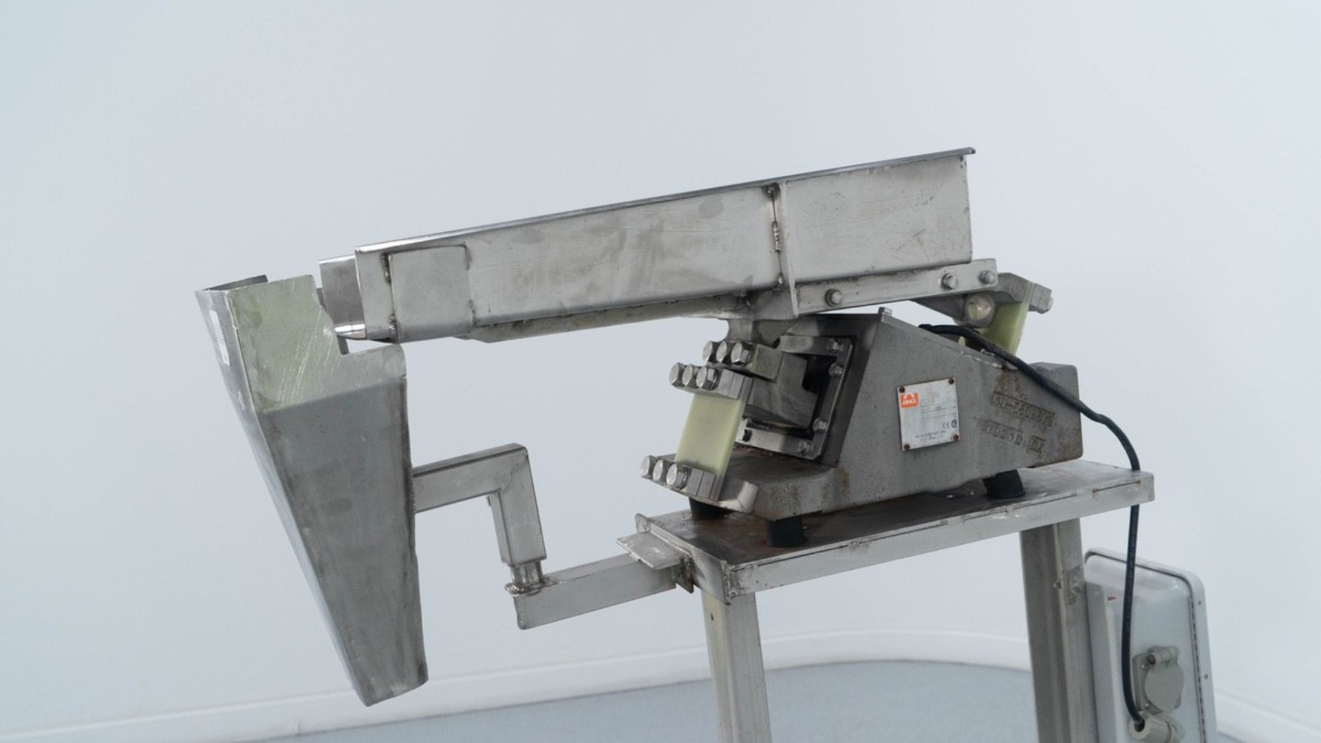 Eriez Stainless HI-VI Vibratory Feeder, Model 56C, S/N: 236369, Electrical: 115V, 6 | Rig Fee: $25 - Image 4 of 5