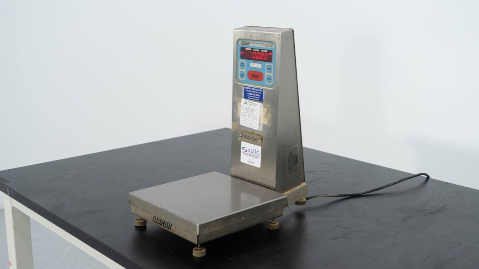 Doran Scales 4300 Digital Scale, Model 4300, S/N: 432096, Electrical: 115V, 50/60Hz | Rig Fee: $25 - Image 3 of 4