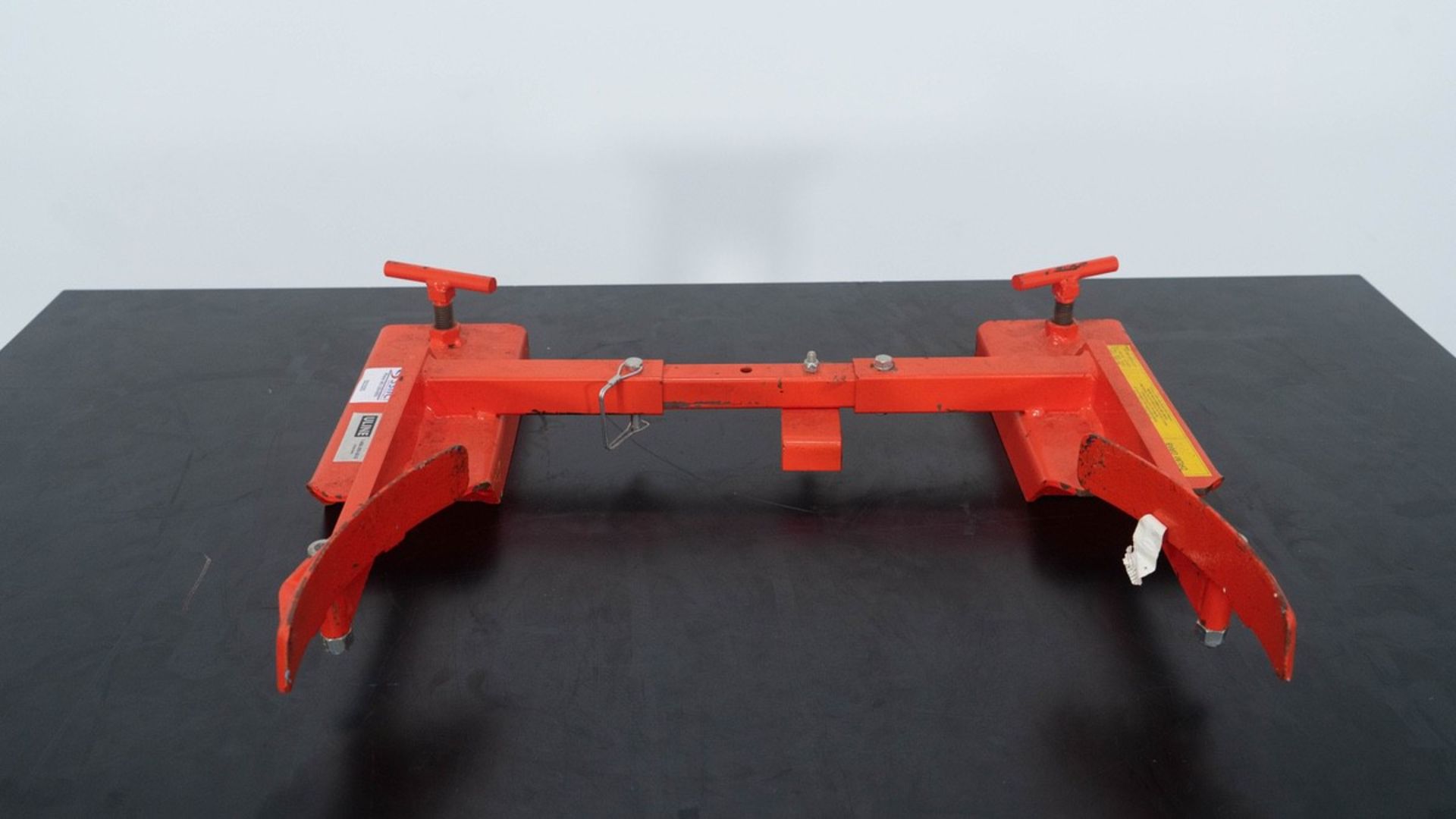 Uline Poly Jaws Drum Grabber, Max Capacity: 1000 lbs. (PC 321325) | Rig Fee: $25