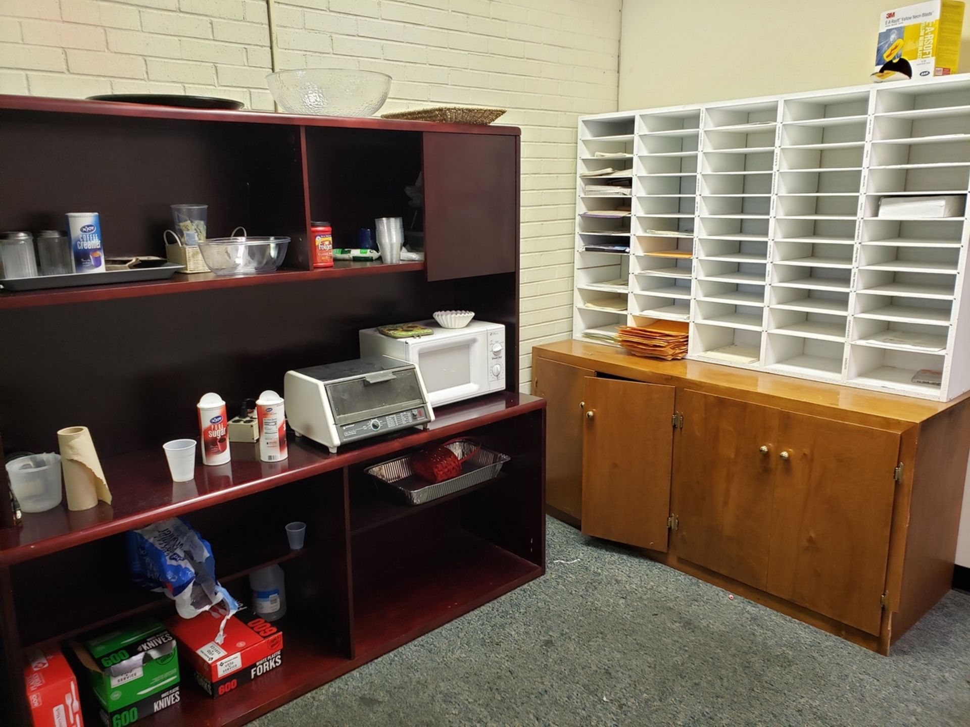 Contents of Office breakroom to Exclude Previous Lotted Items | Rig See Desc - Image 2 of 2