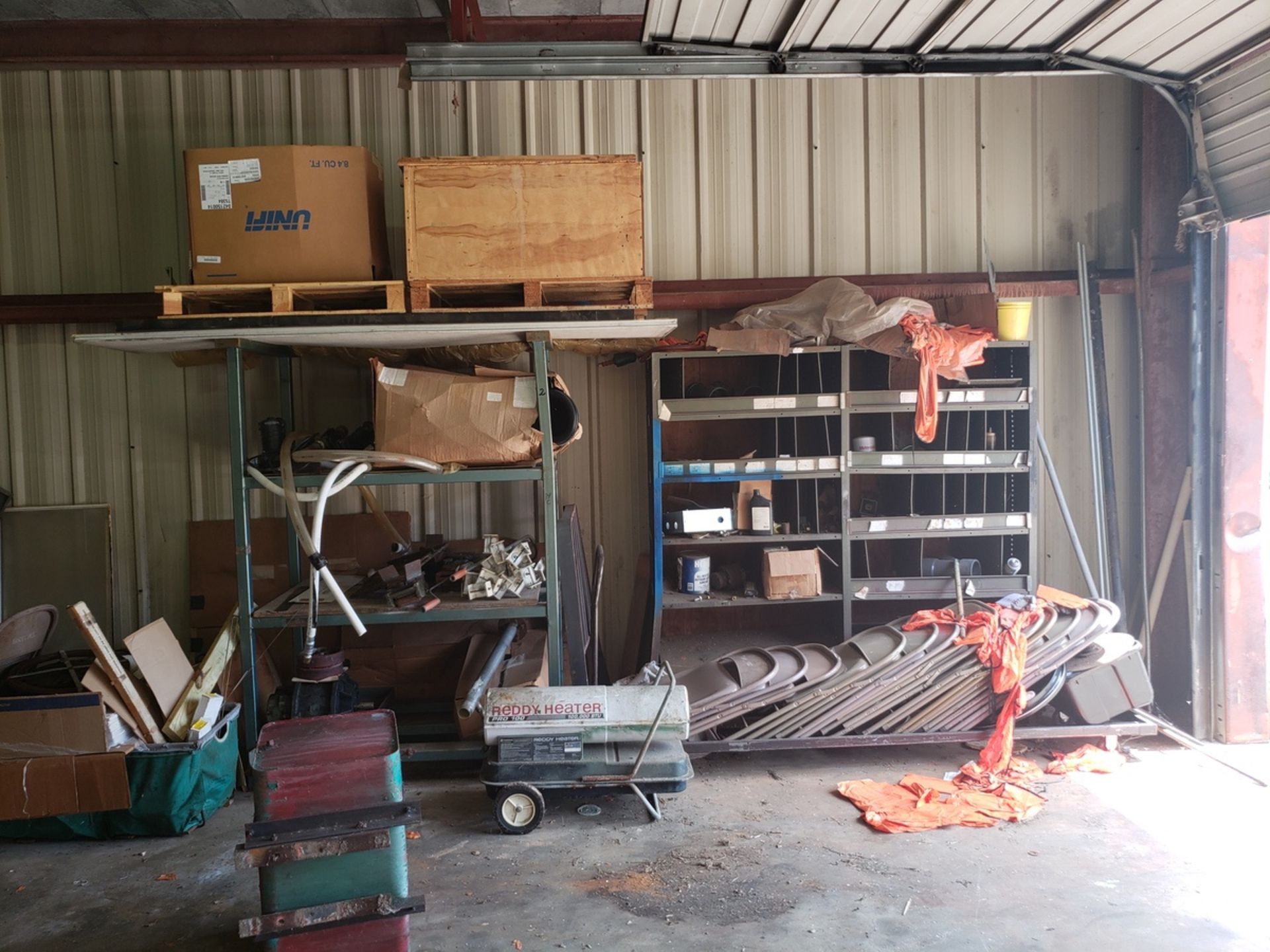 Contents of Outside Storage Shed | Rig Fee: $350 - Image 5 of 5