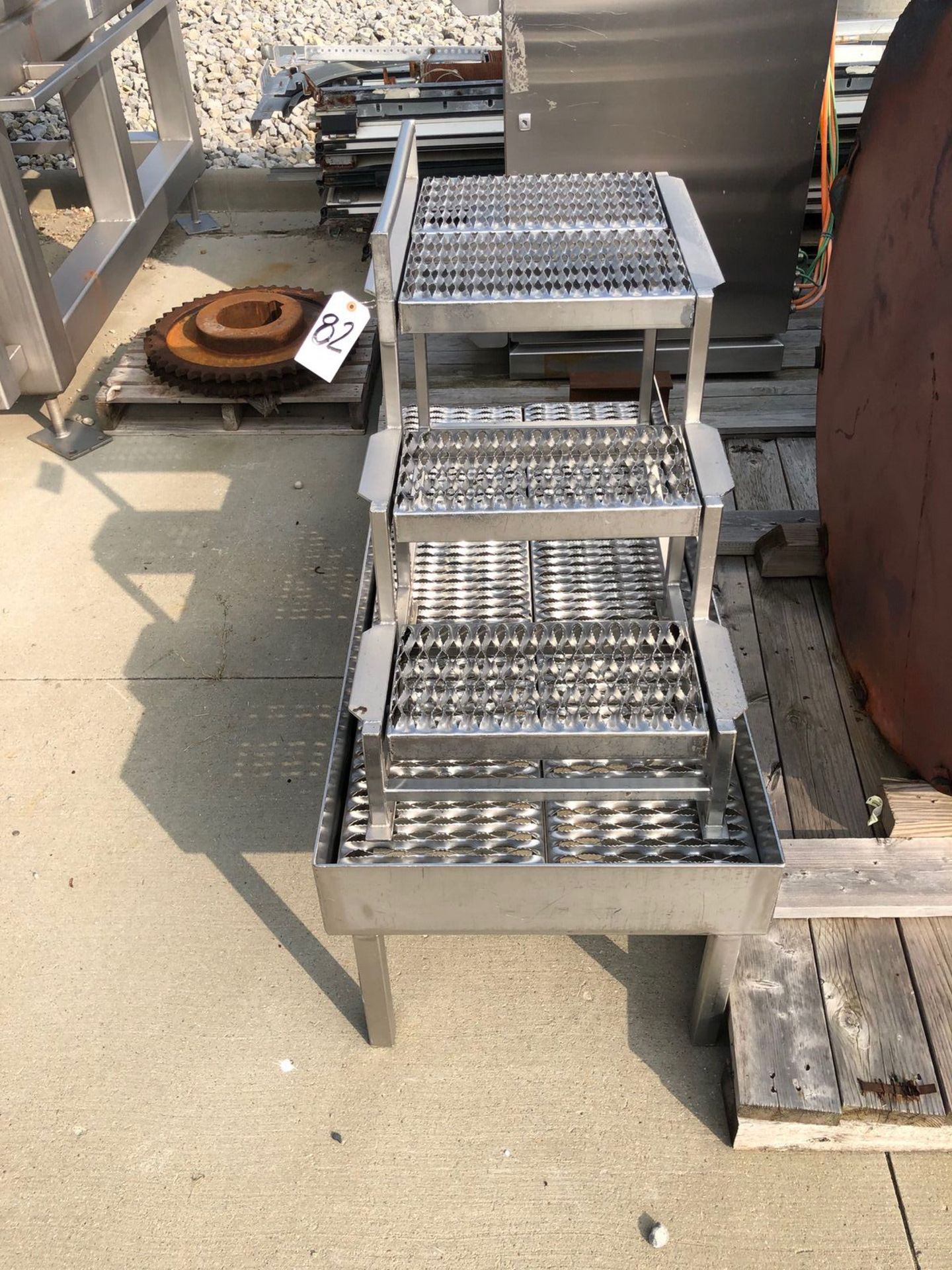 Stainless steel steps | Rig Fee: $25 See Full Desc