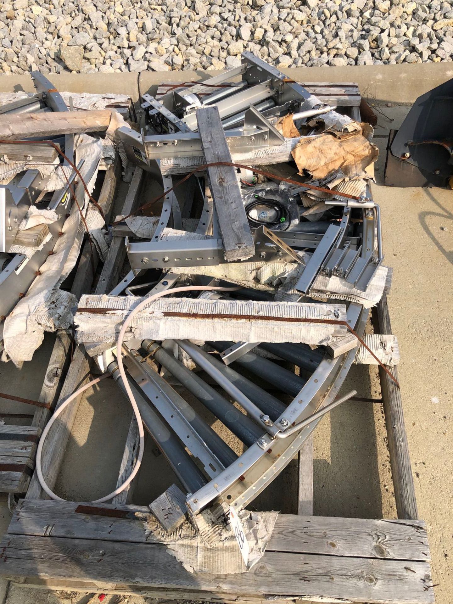 Conveyor Curve, Approx 18in W x 5ft Run | Rig Fee: $50 See Full Desc