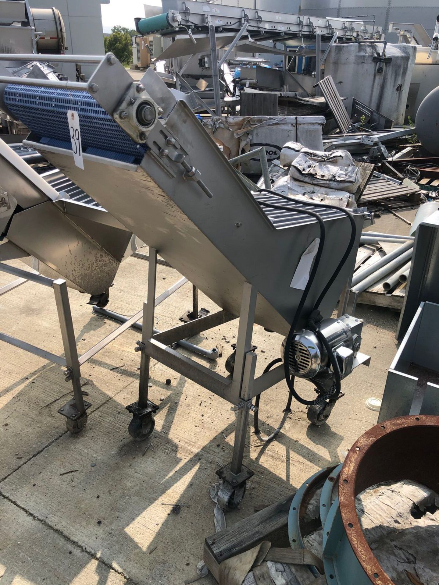 Hopper with conveyor | Rig Fee: $150 See Full Desc