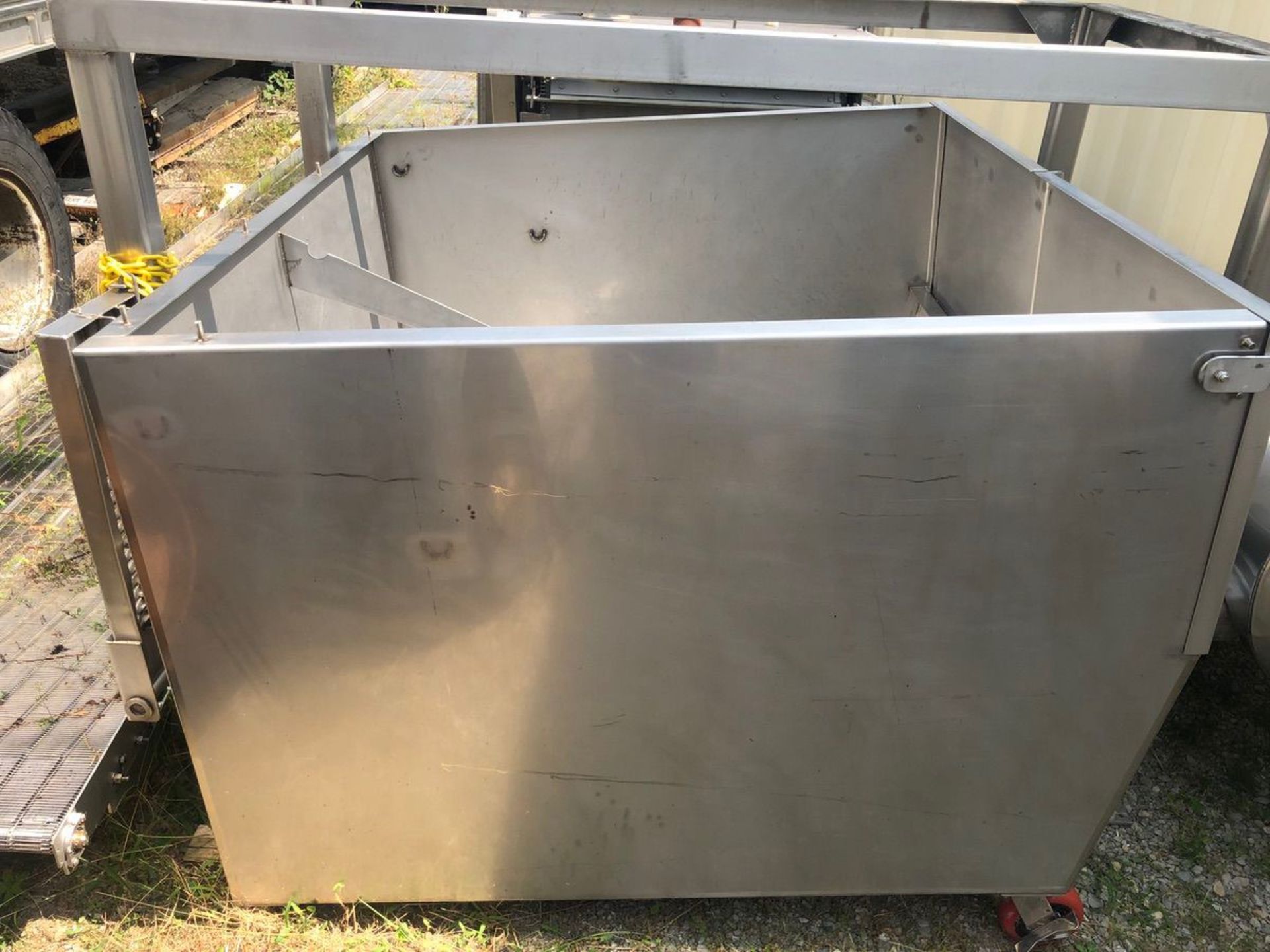 Ice Bin with machine mount (Located at Rigger's Warehouse/Yard) | Rig Fee: $50 See Full Desc