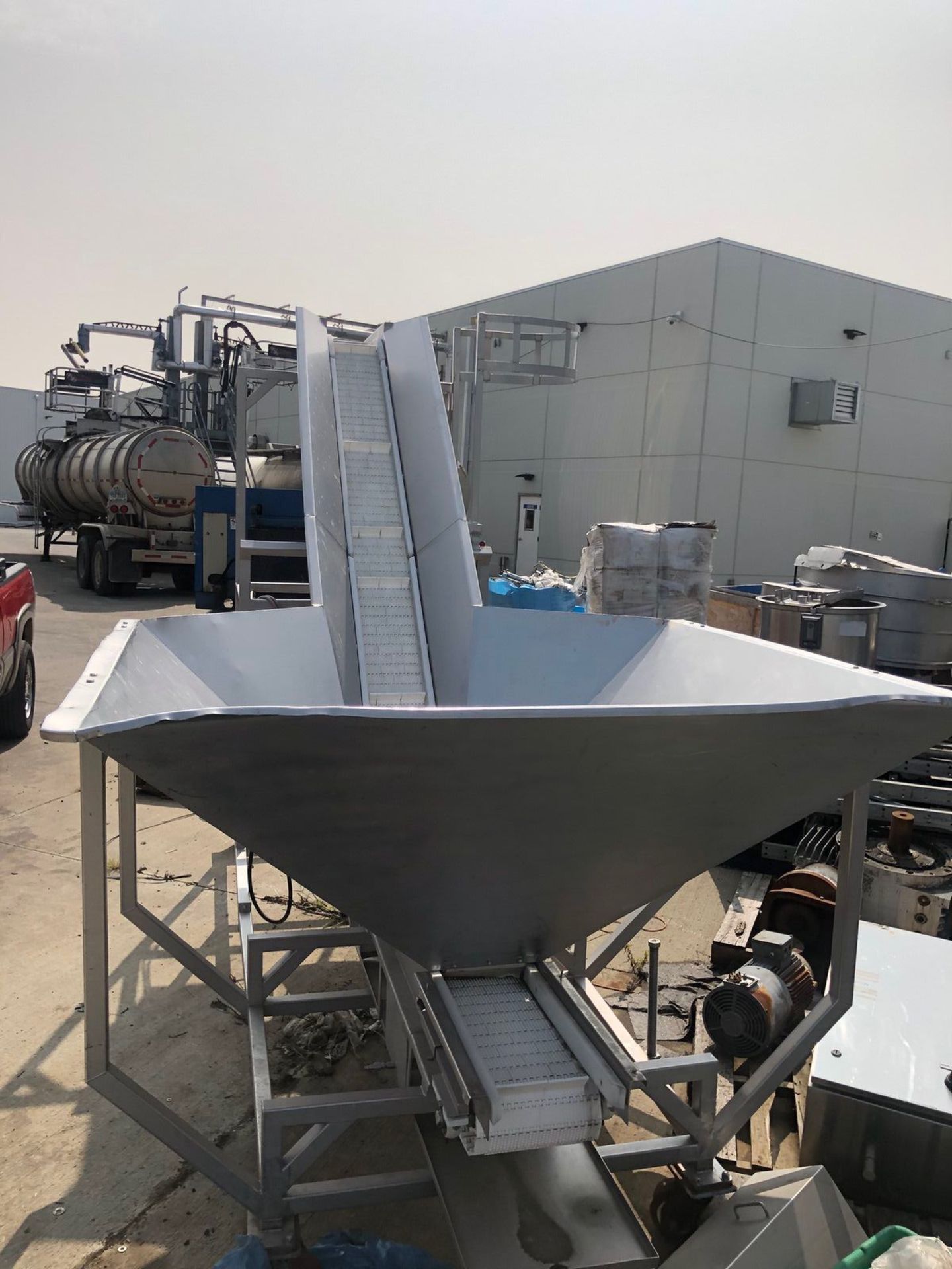 Stainless Steel Incline Flighted Conveyor with Hopper | Rig Fee: $250 See Full Desc - Image 2 of 3