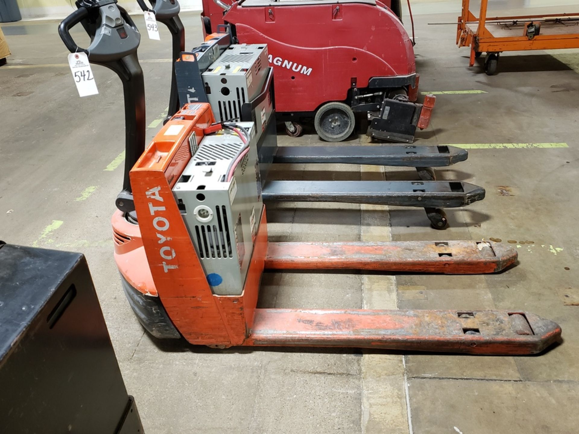 Toyota Electric Pallet Jack, M# 7HBW23 | Rig Fee: $20