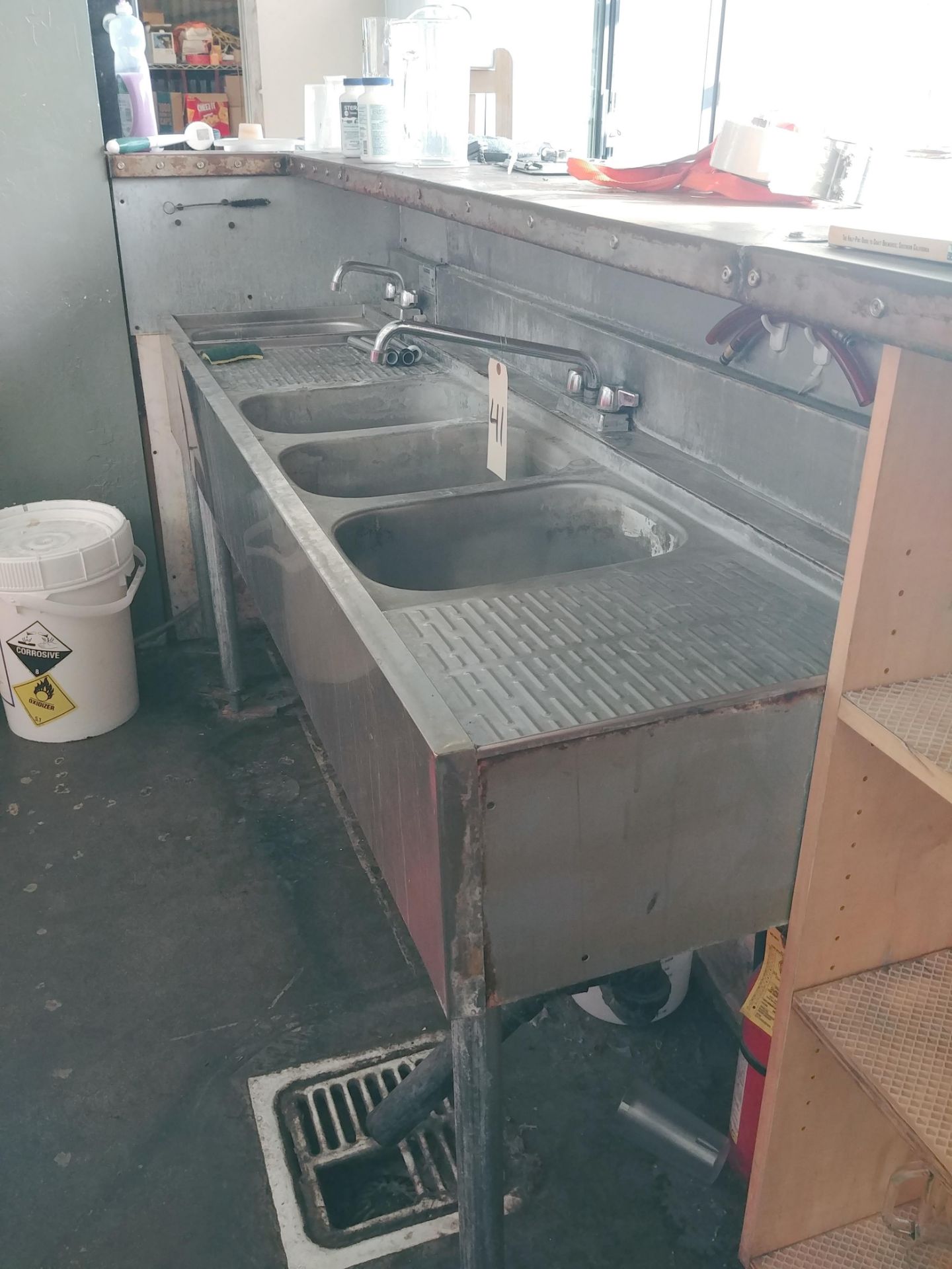 3-Compartment Stainless Steel sink - Sub to Bulk | Reqd Rig Fee: $200 - Image 4 of 4