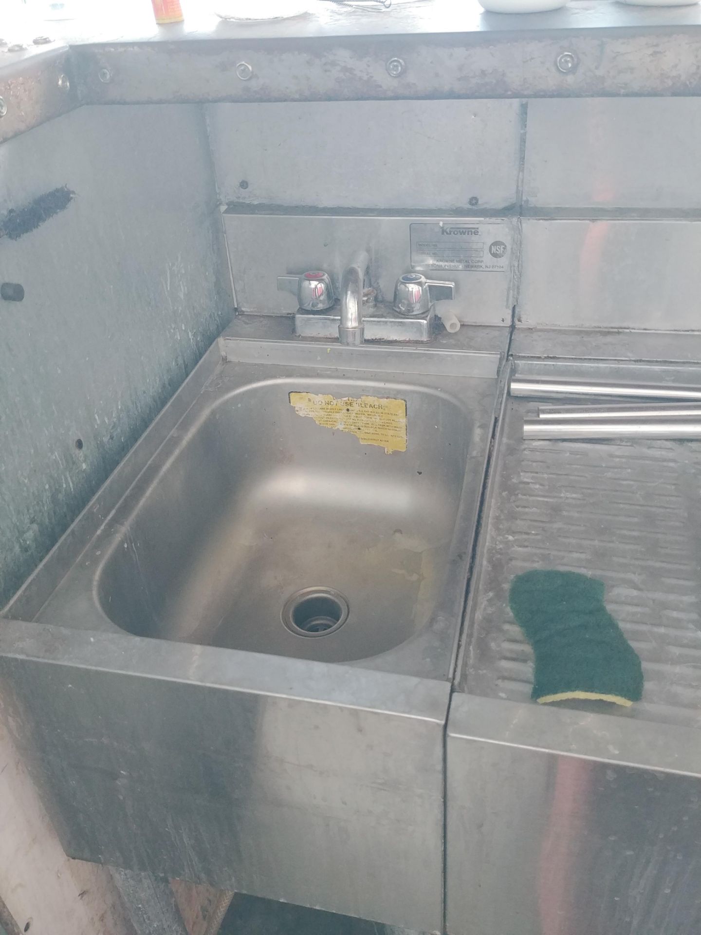 3-Compartment Stainless Steel sink - Sub to Bulk | Reqd Rig Fee: $200 - Image 3 of 4