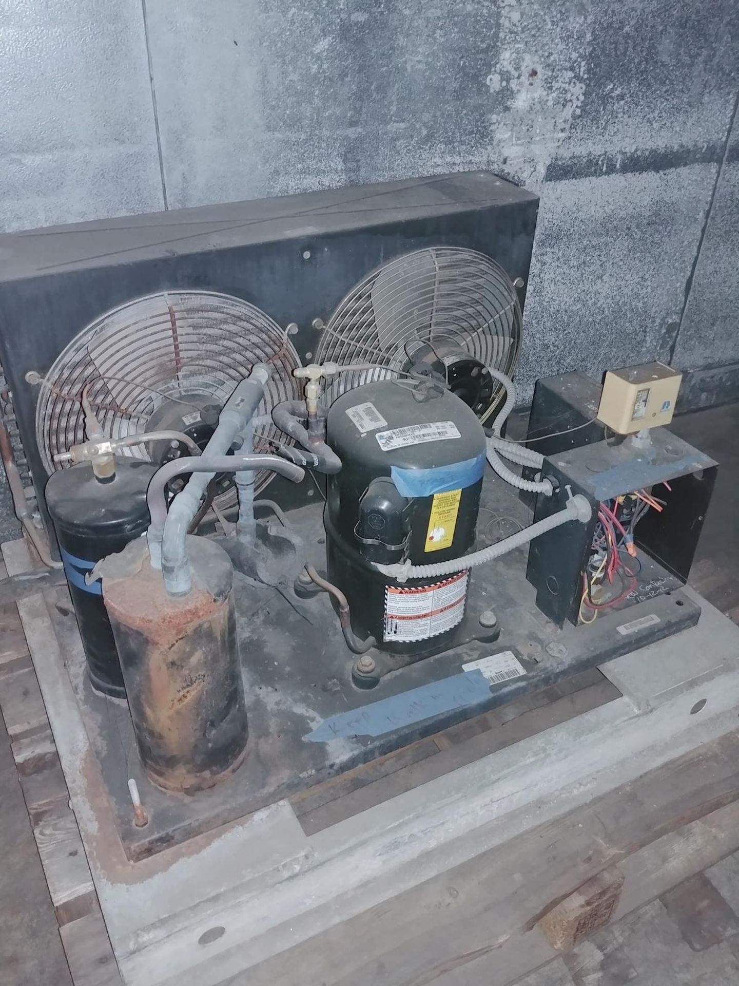 Walk in Cooler, Approx 10ft x 20ft, Associated Condensing Unit - Sub to Bulk | Reqd Rig Fee: $4500 - Image 8 of 8