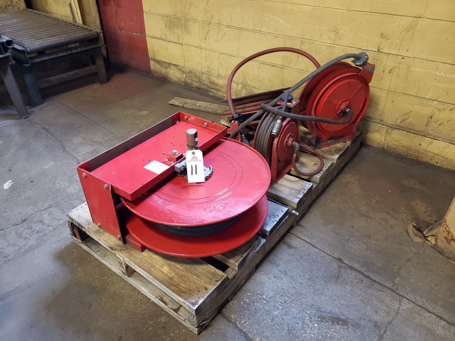 Lot of (4) Air Hose Reels | Rig Fee: $40