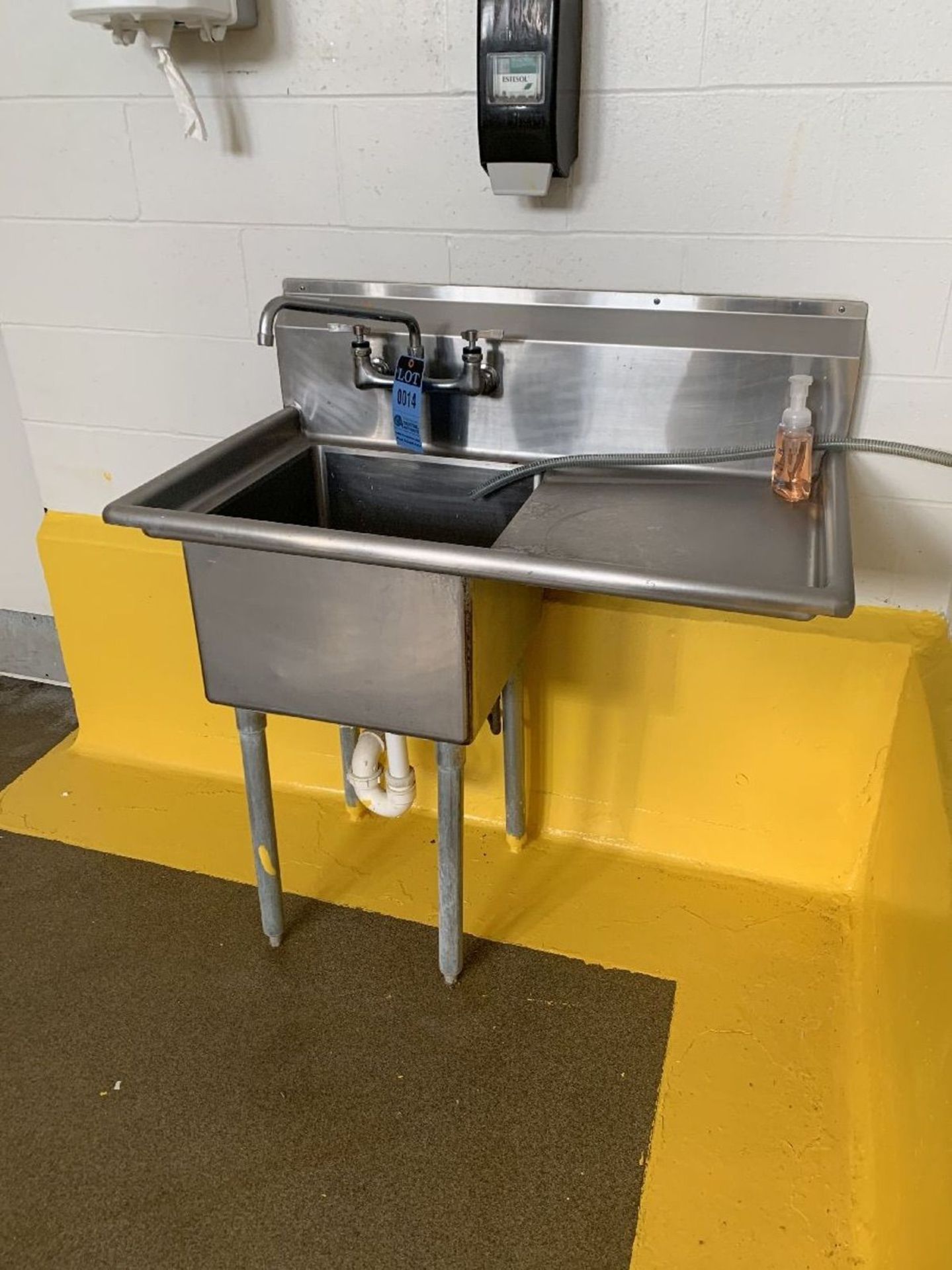 SINK 24" X 40" X 36" HIGH STAINLESS STEEL SINGLE BOWL SINK | Rig Fee: $75 - Image 2 of 2