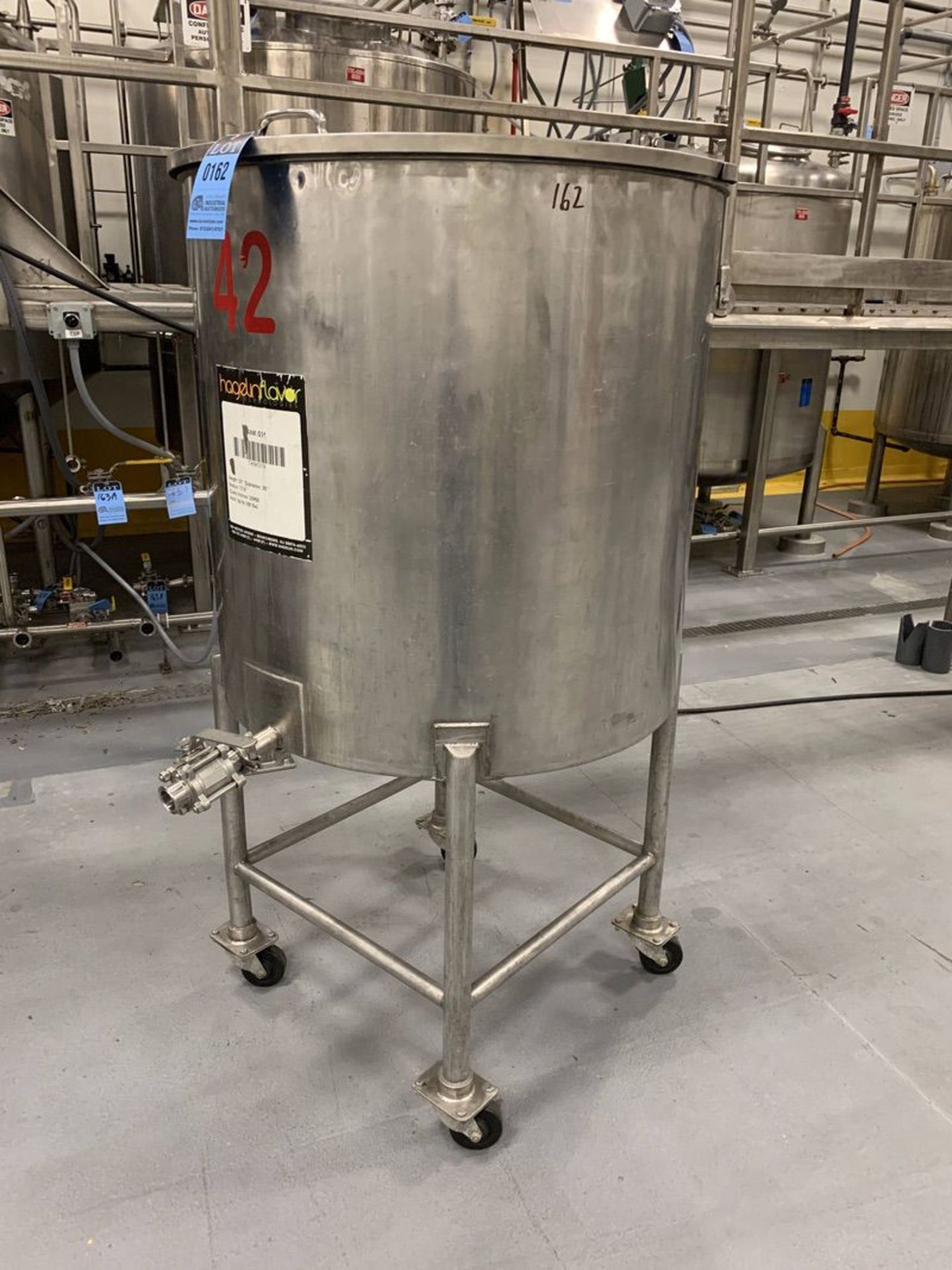 155 GALLON PORTABLE STAINLESS STEEL MIX TANK, 35" DIAMETER X 37" HIGH | Rig Fee: $150