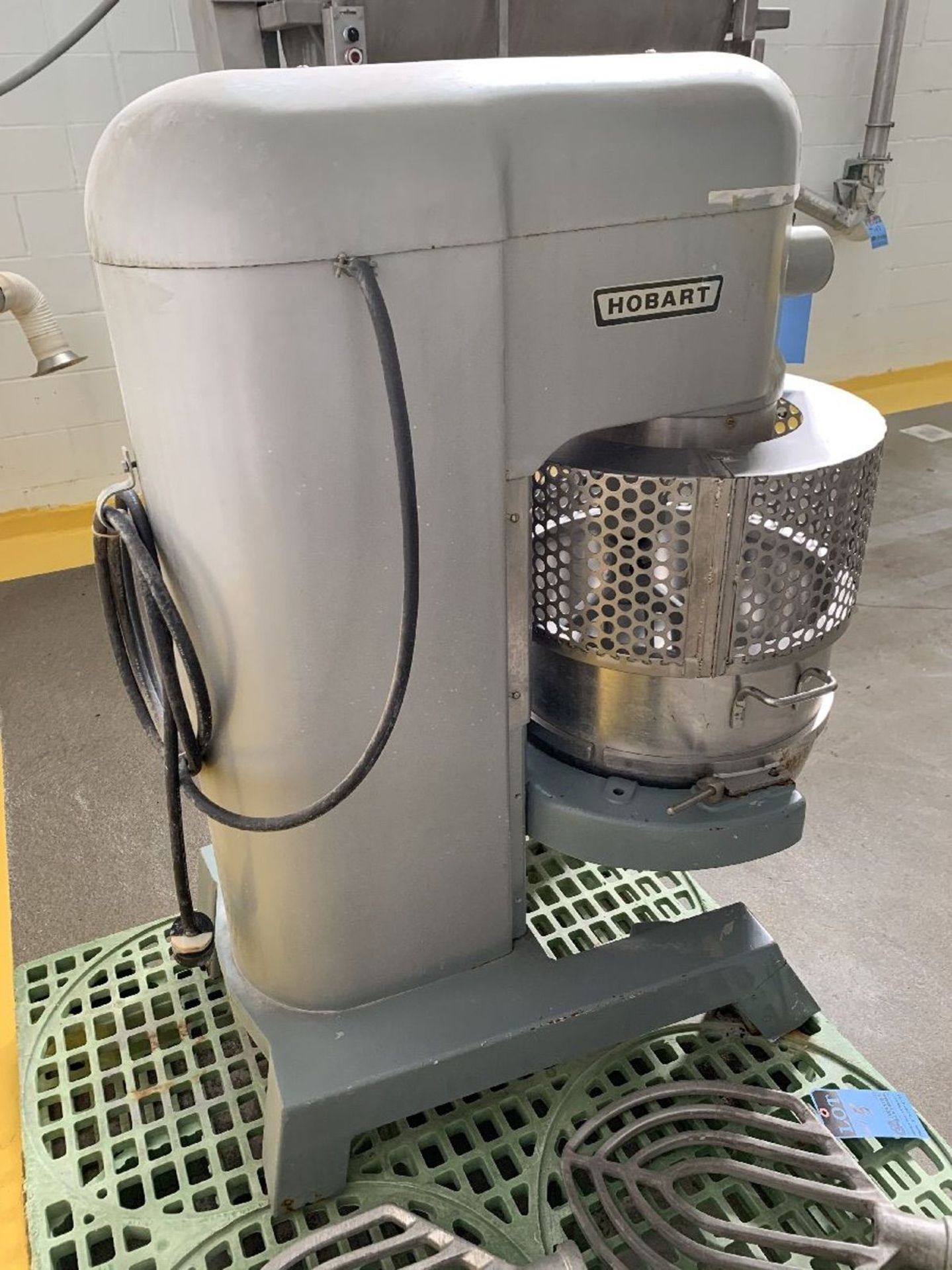 HOBART 80 QUART MIXER MODEL L-800; S/N 11-043-672, 1.5 HP, 60 HZ, 3-PHASE WITH (3) | Rig Fee: $300 - Image 4 of 7