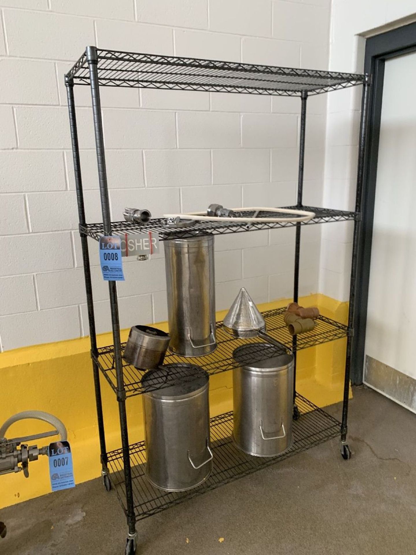 METRO RACK WITH (3) STAINLESS STEEL POTS, SCREEN AND STAINLESS STEEL PIPE CONNECTOR | Rig Fee: $50