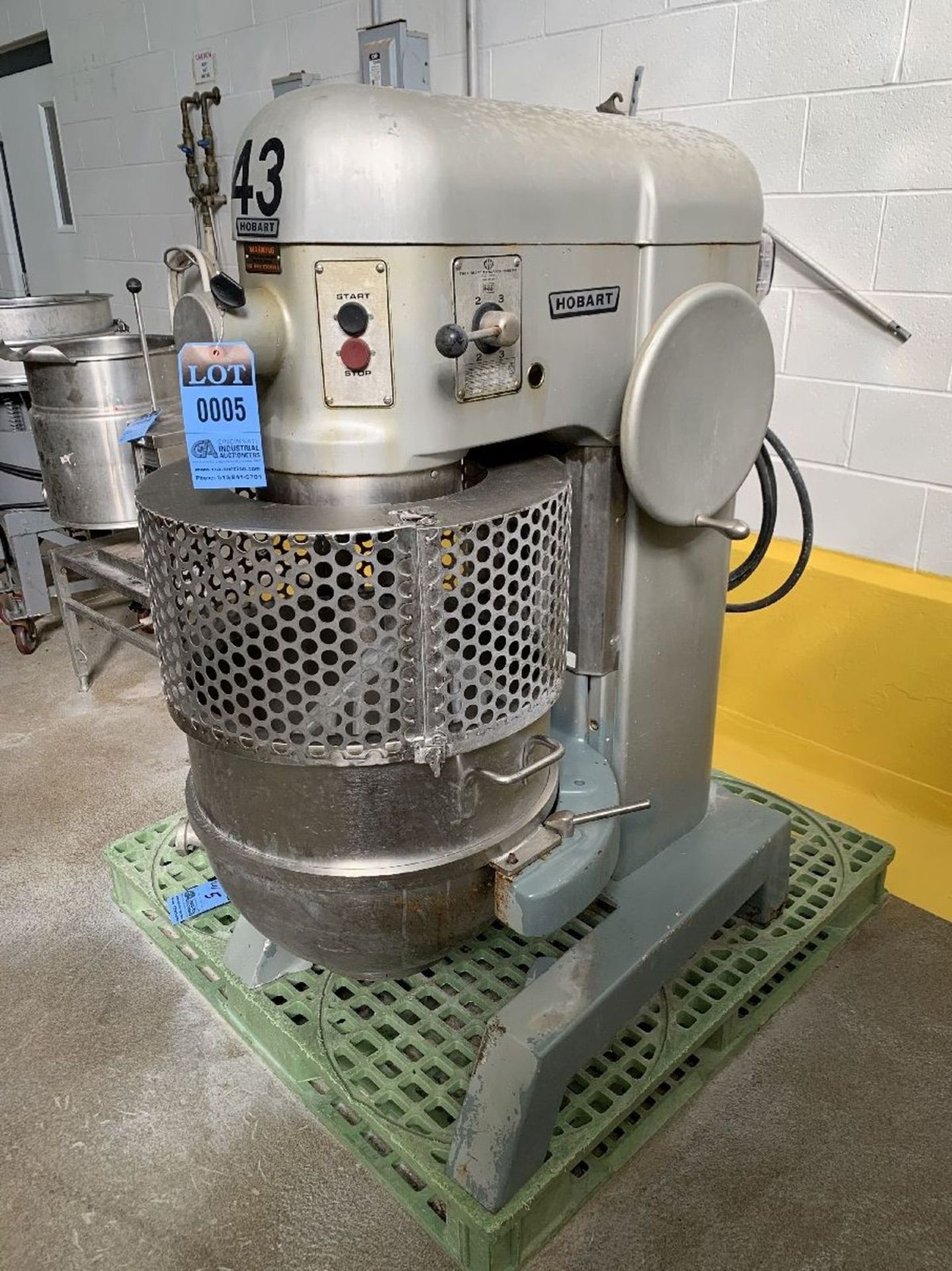 HOBART 80 QUART MIXER MODEL L-800; S/N 11-043-672, 1.5 HP, 60 HZ, 3-PHASE WITH (3) | Rig Fee: $300