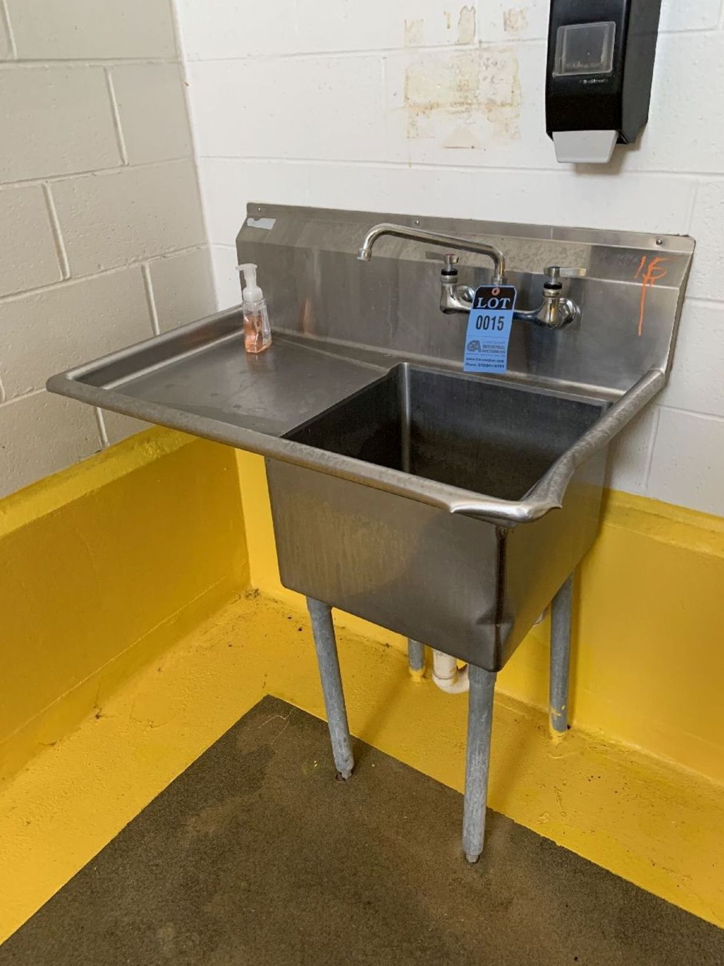 SINK 24" X 40" X 36" HIGH STAINLESS STEEL SINGLE BOWL SINK | Rig Fee: $75