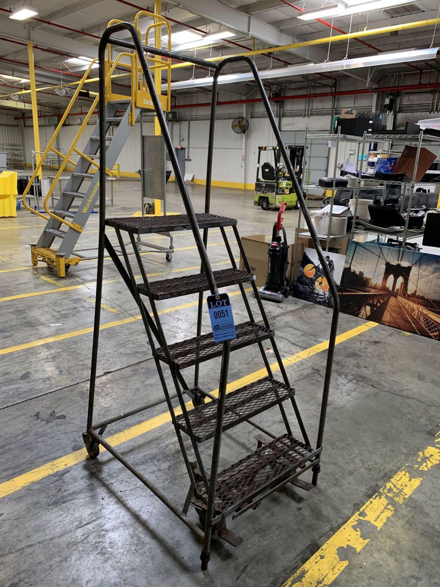 5-STEP COTTERMAN PORTABLE SHOP LADDER, 350 LB. CAPACITY, 50" HIGH | Rig Fee: $25