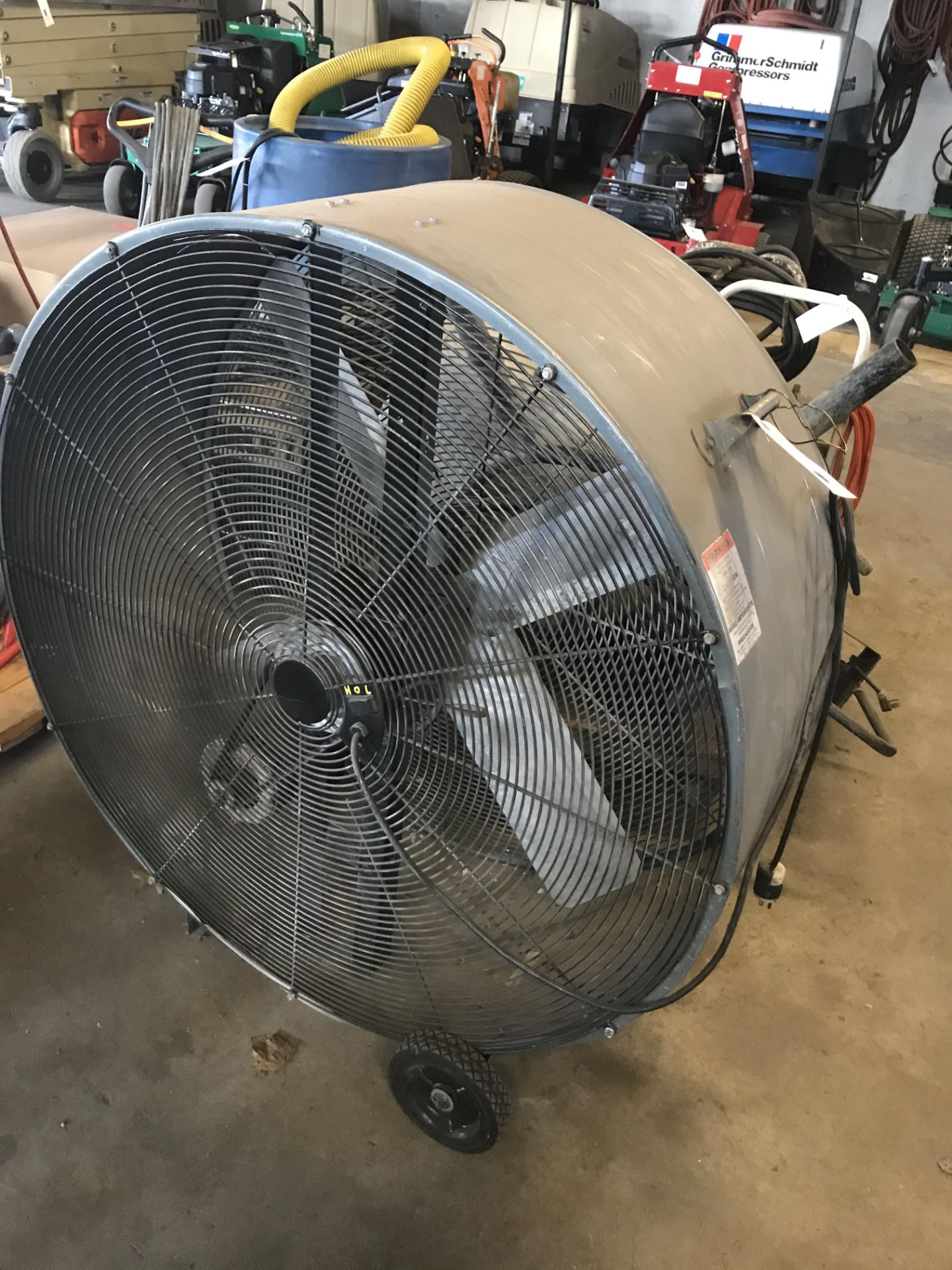 43" Fan