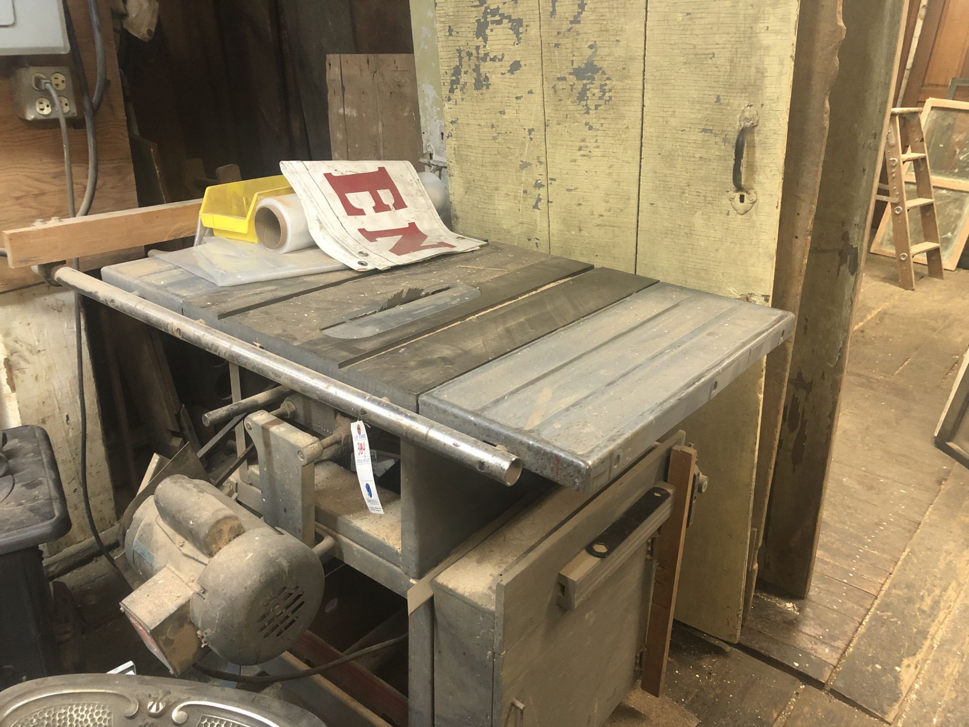 Delta #10 Contractor Table Saw - Image 2 of 3